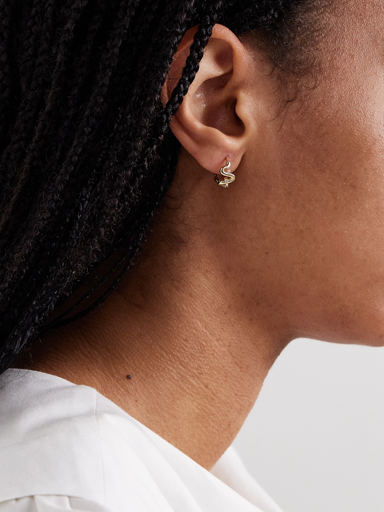 Stone And Strand Harbor Lights 10-karat Gold Diamond Hoop Earrings In Gold