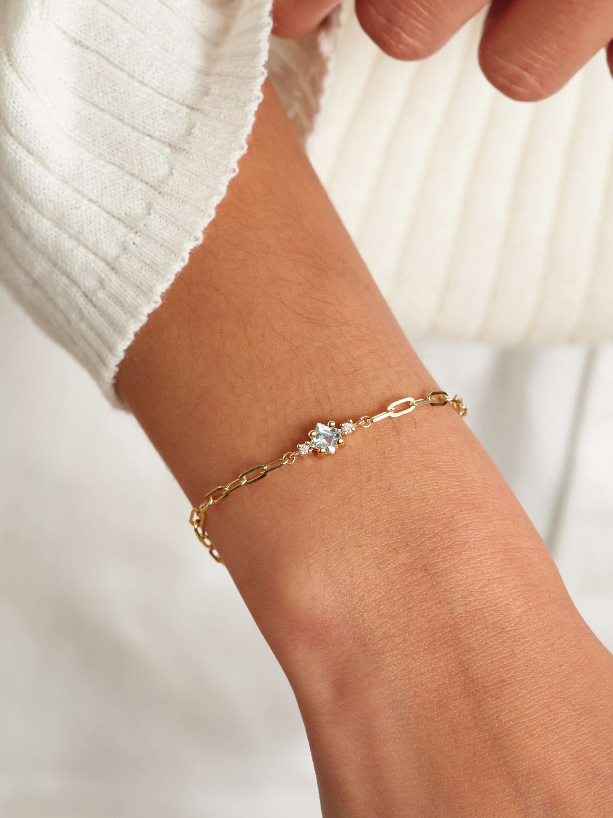 STONE AND STRAND 