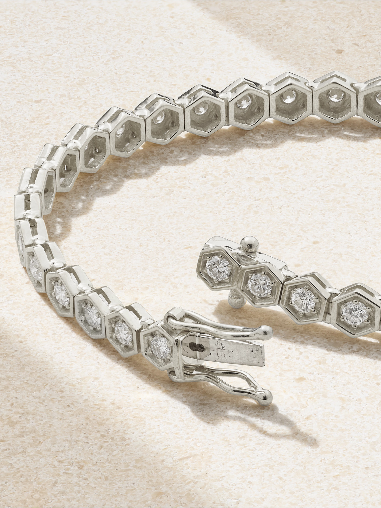 KOLOURS JEWELRY HEXAGON XXLARGE 18-KARAT WHITE GOLD DIAMOND TENNIS BRACELET