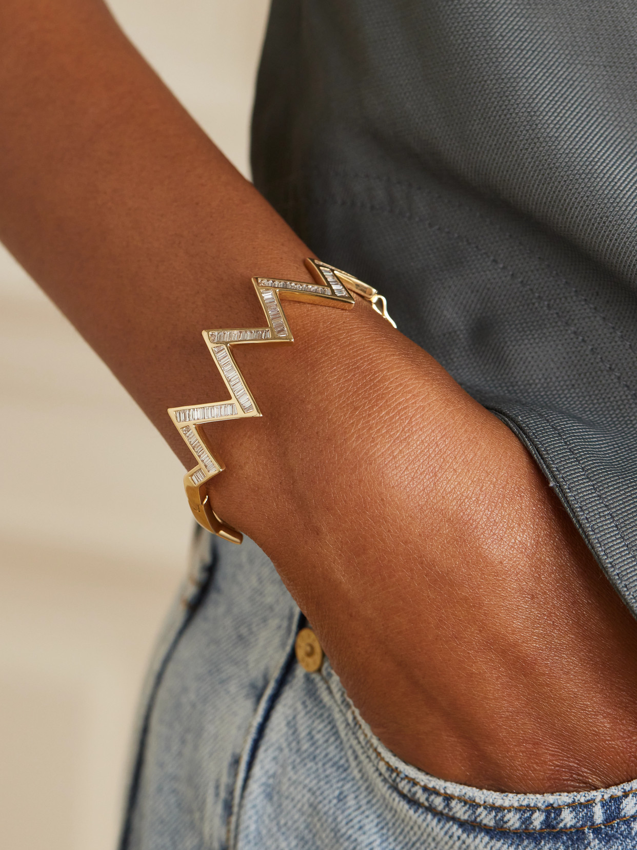 Shop Kolours Jewelry Zig Zag 14-karat Gold Diamond Bracelet