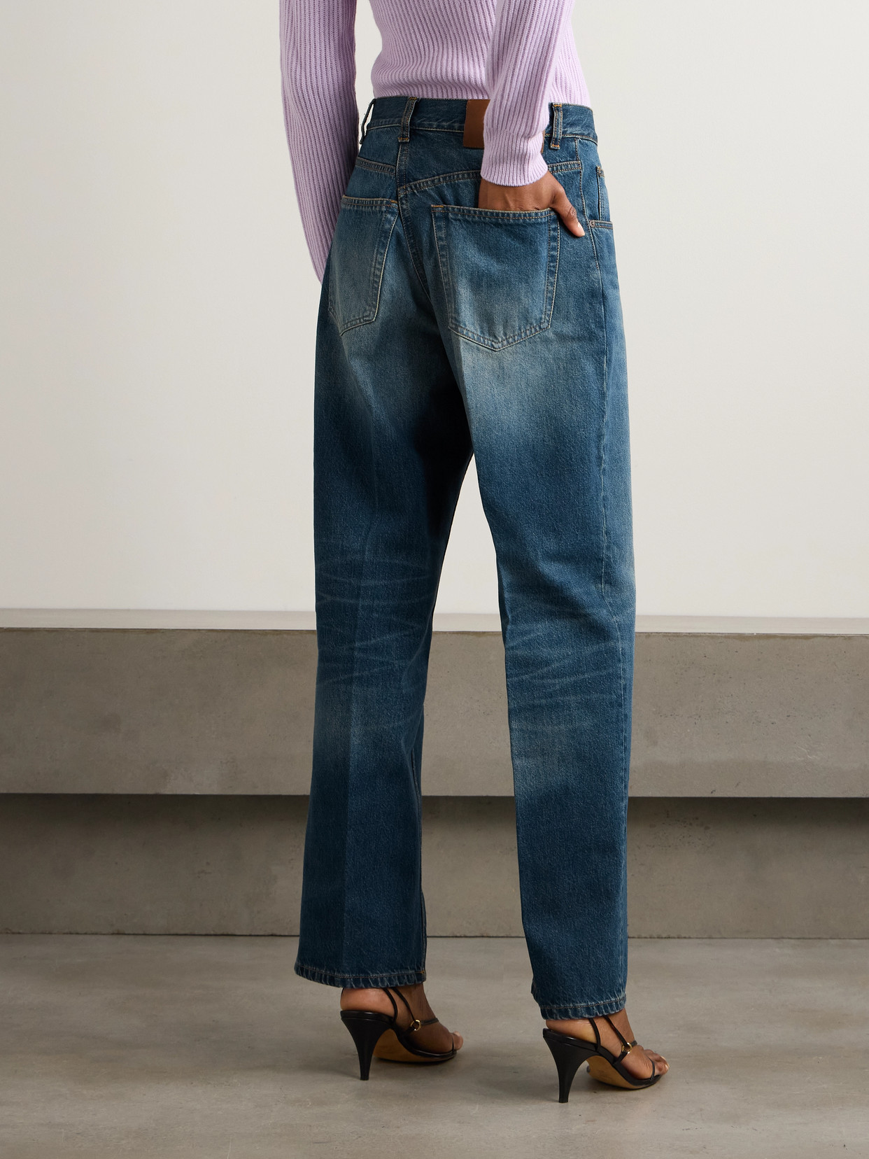 VICTORIA BECKHAM CROPPED BOYFRIEND JEANS