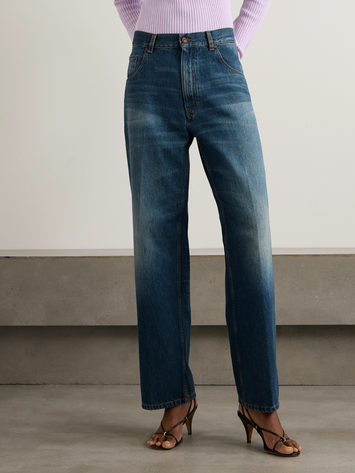 VICTORIA BECKHAM CROPPED BOYFRIEND JEANS
