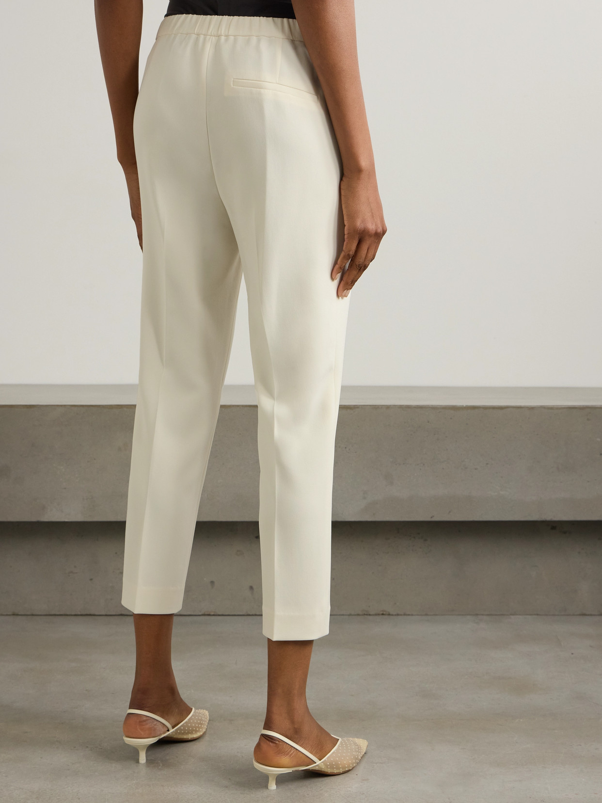 Theory Crepe Cropped Slim-leg Pants In Off-white