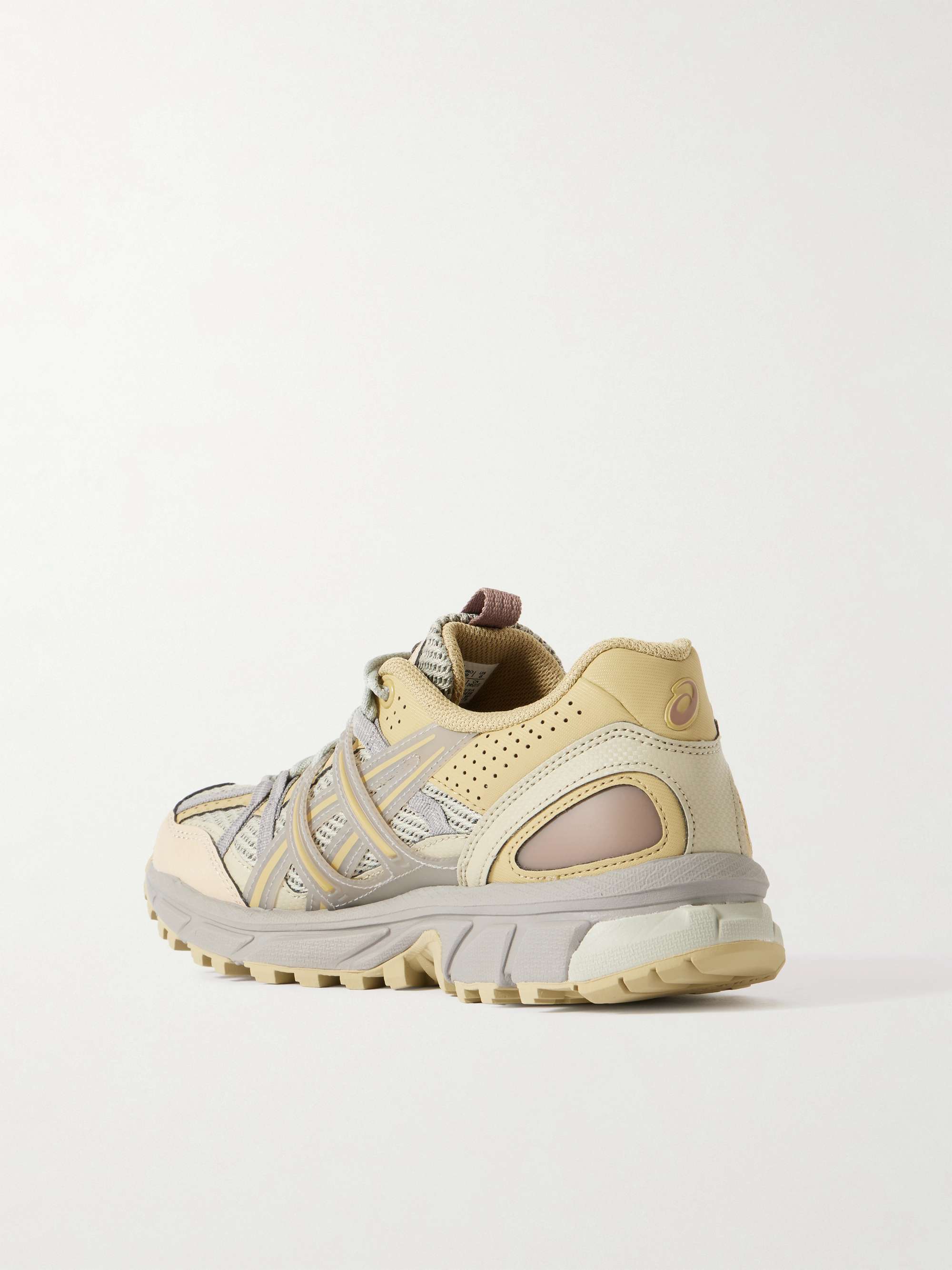ASICS 