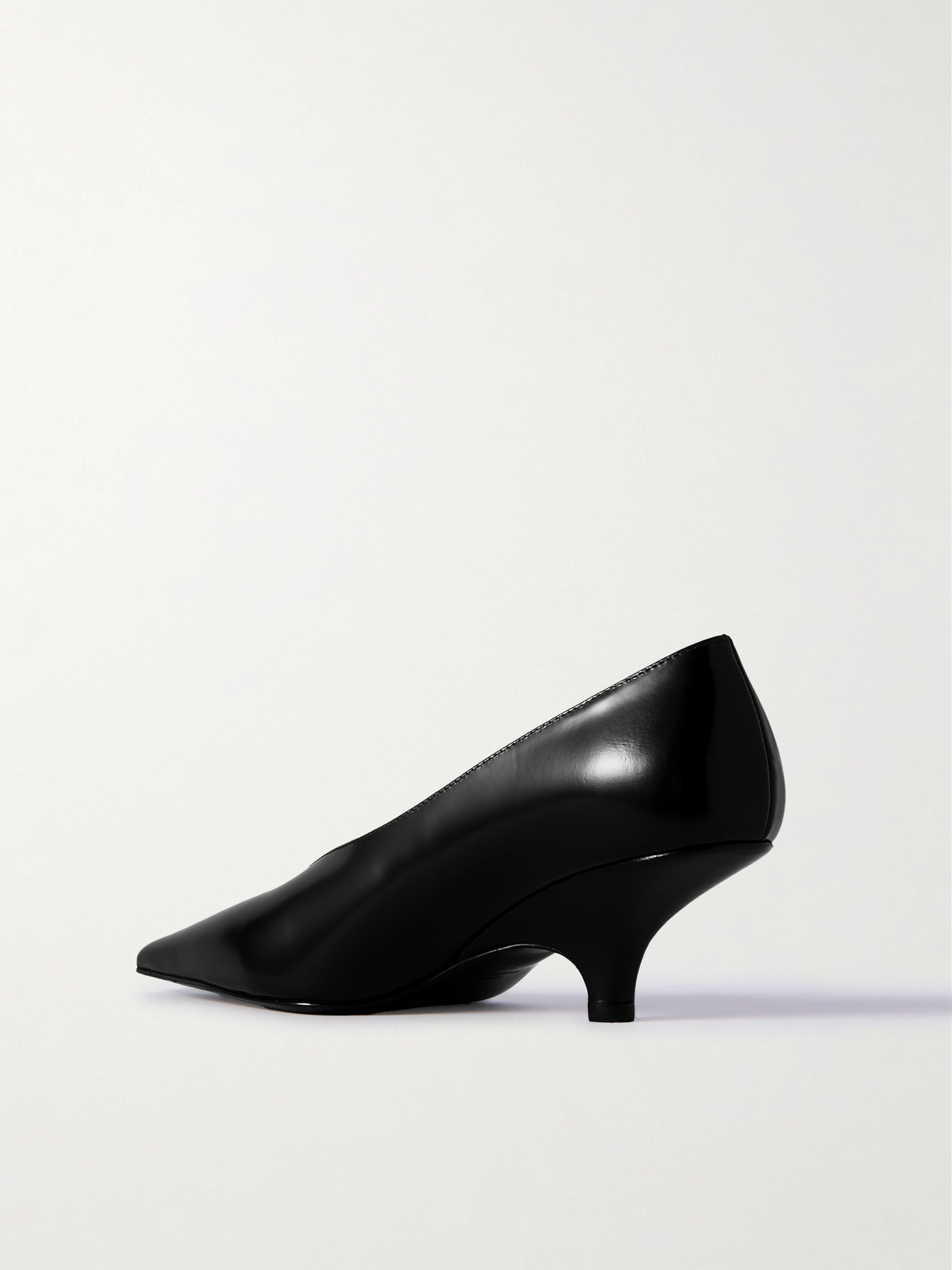 Shop Totême The Wedge Leather Pumps In Black