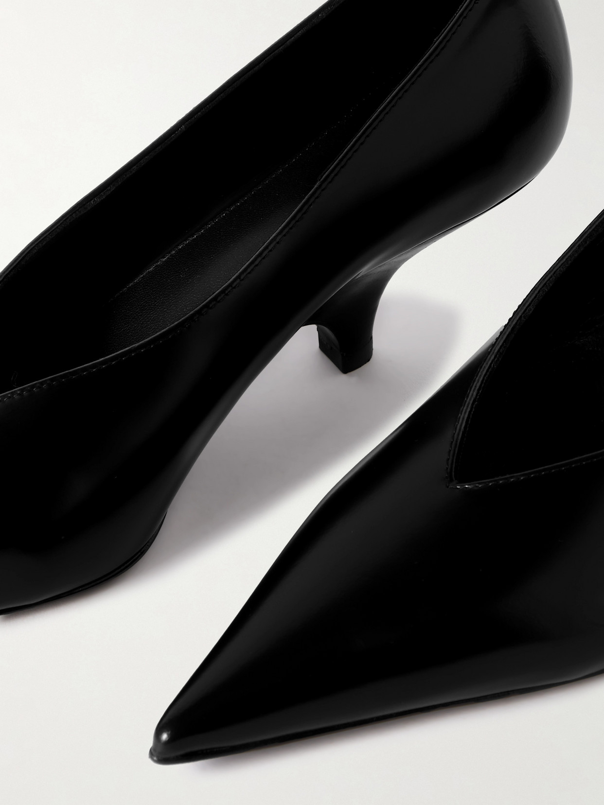 Shop Totême The Wedge Leather Pumps In Black