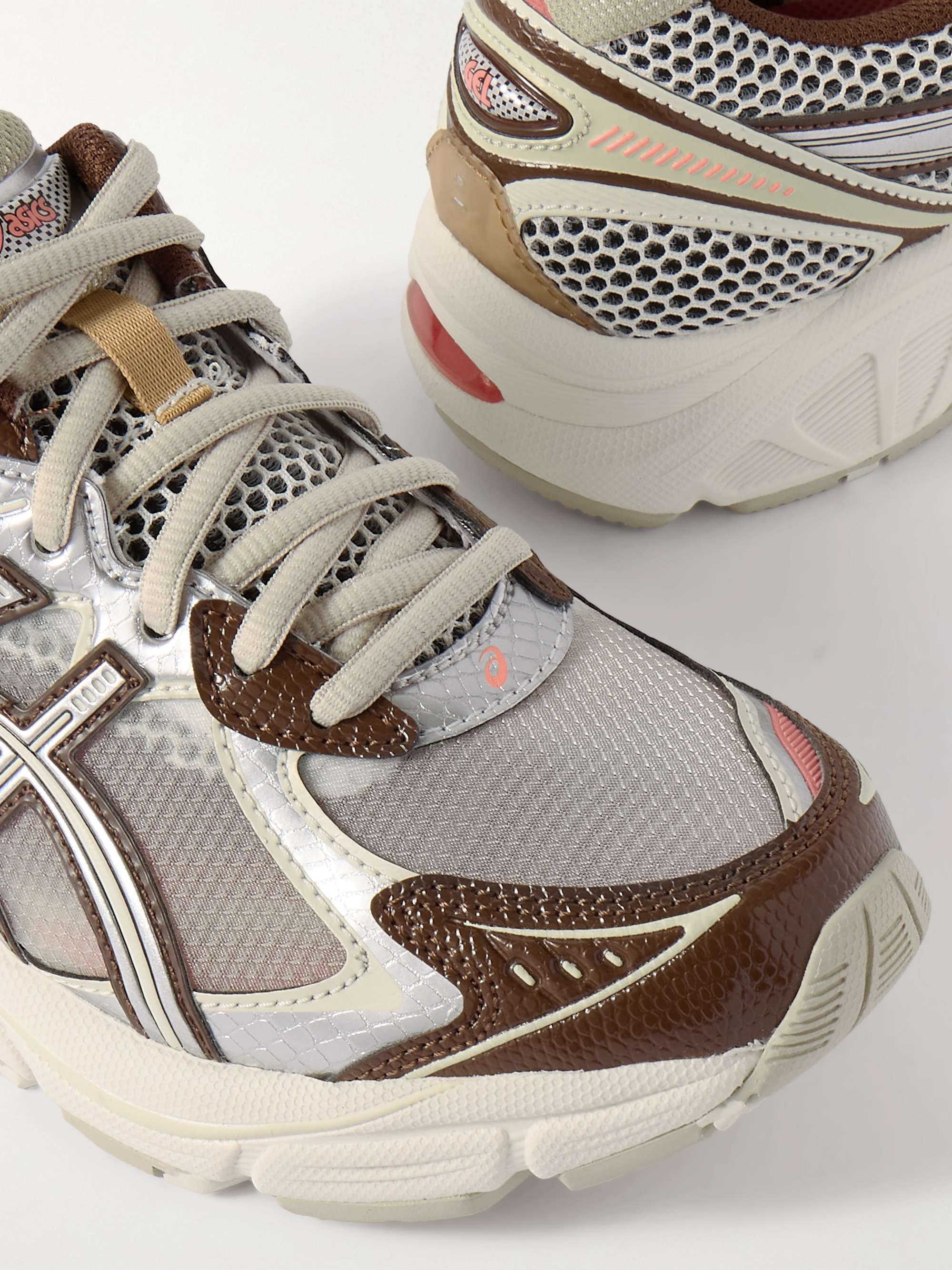 ASICS 