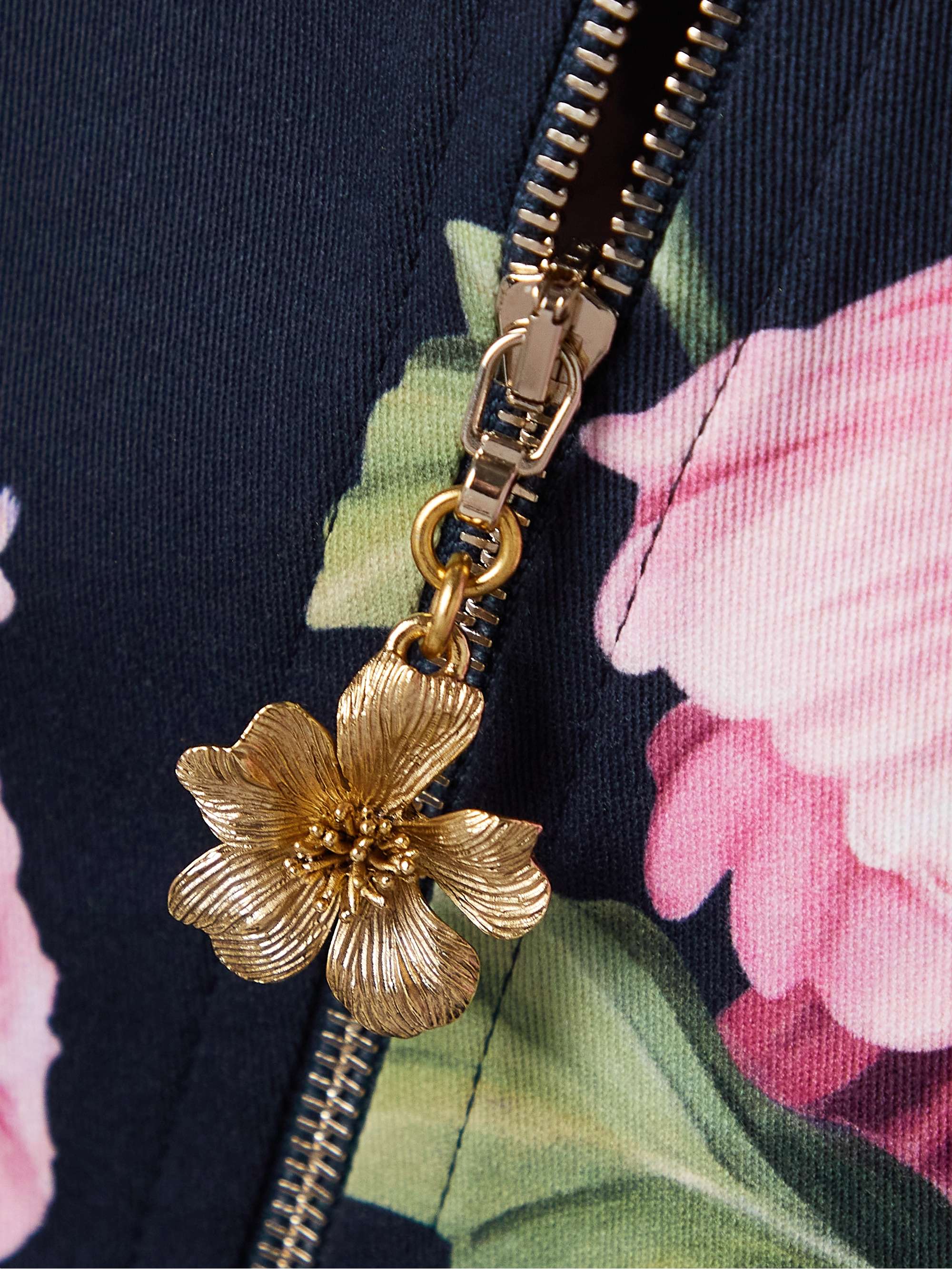 OSCAR DE LA RENTA 