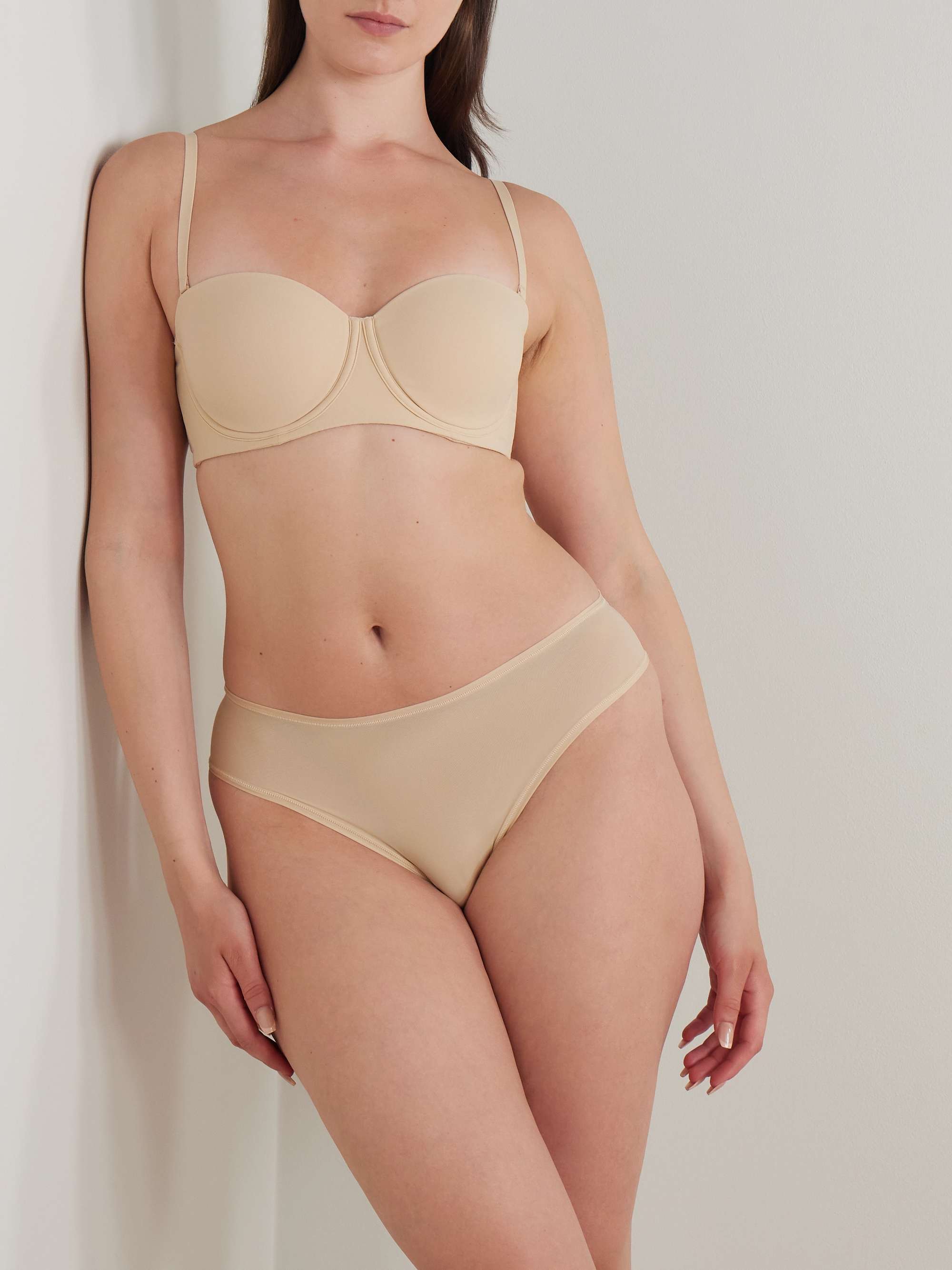 SKIMS Fits Everybody Strapless Bra - Sand | NET-A-PORTER