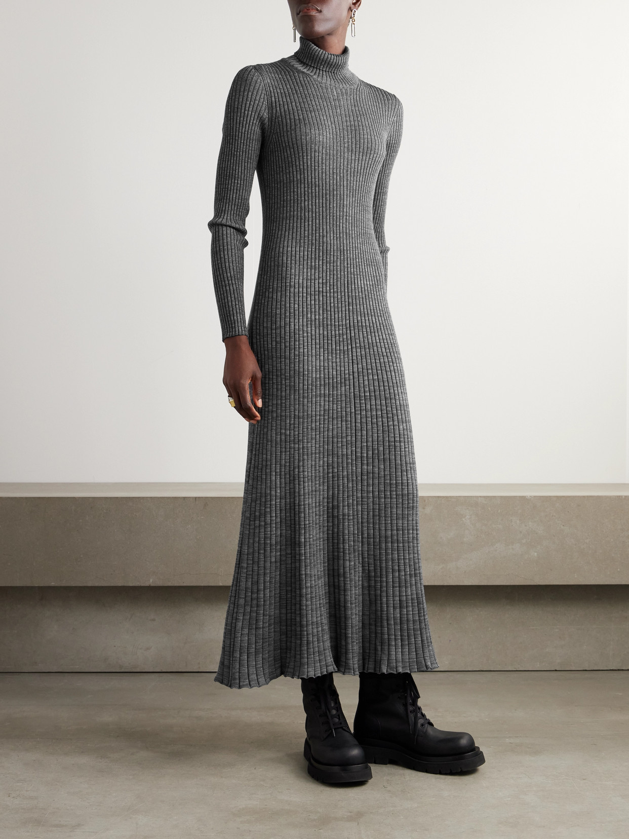 関税込MONCLER WOOL MIDI DRESS Moncler Ribbed Wool Turleneck Midi Dress In Gray | ModeSens