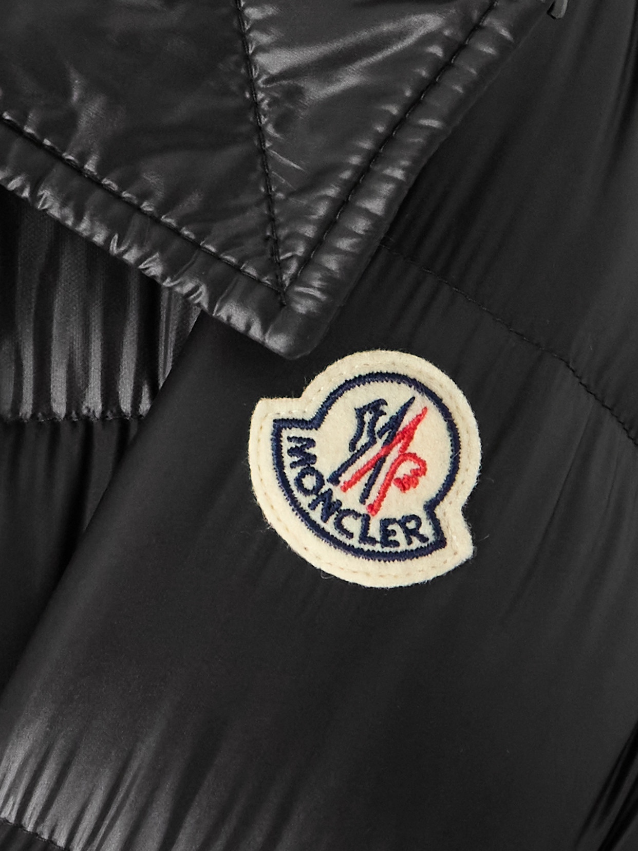 Moncler Suyen Down Quilted Nylon Hooded Parka In Black