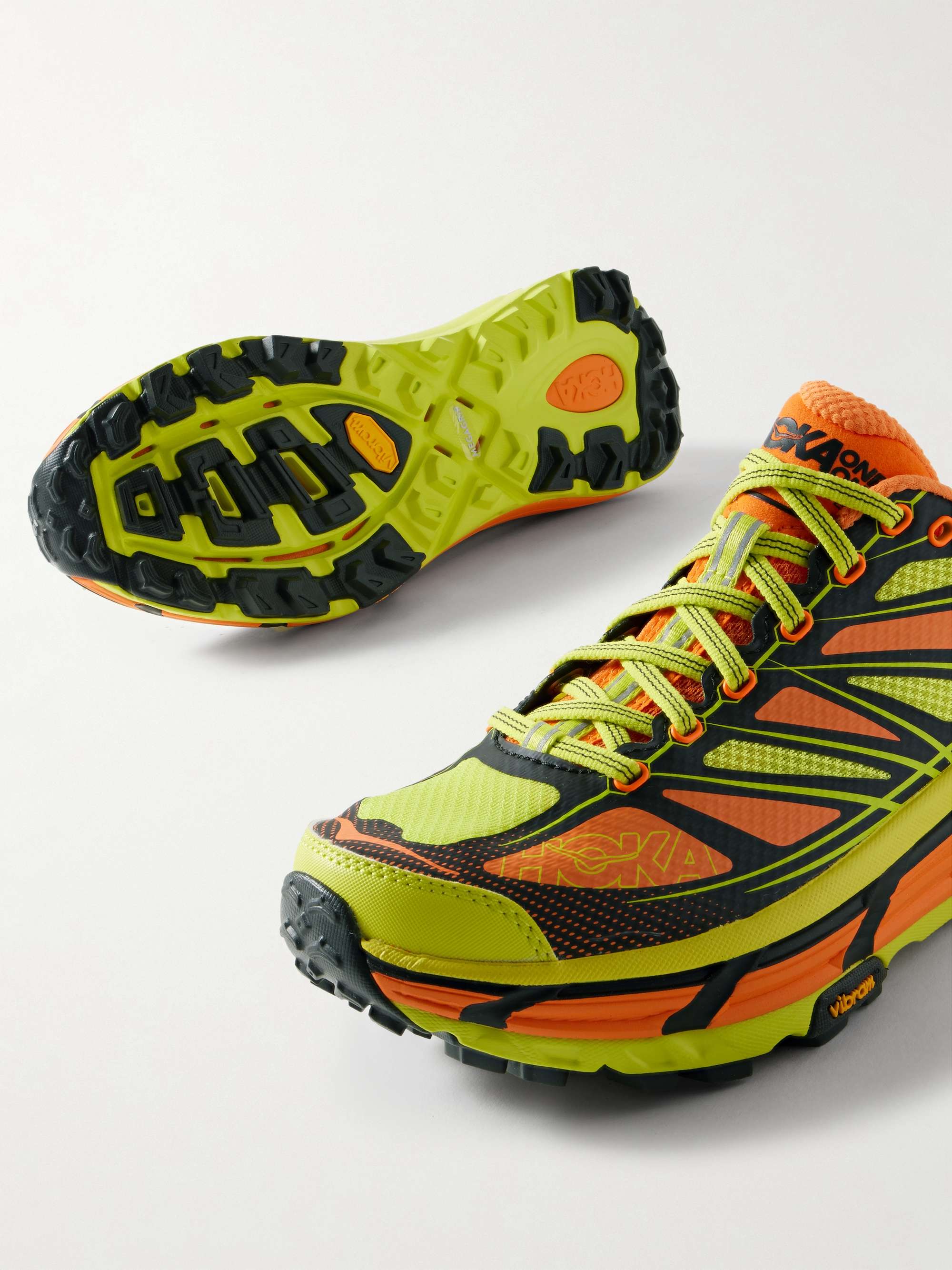 HOKA ONE ONE 