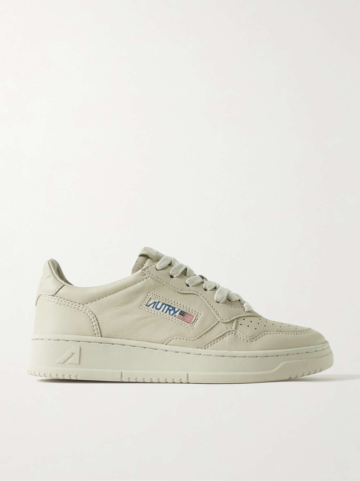 Autry Medalist Low Leather Sneakers In Neutrals