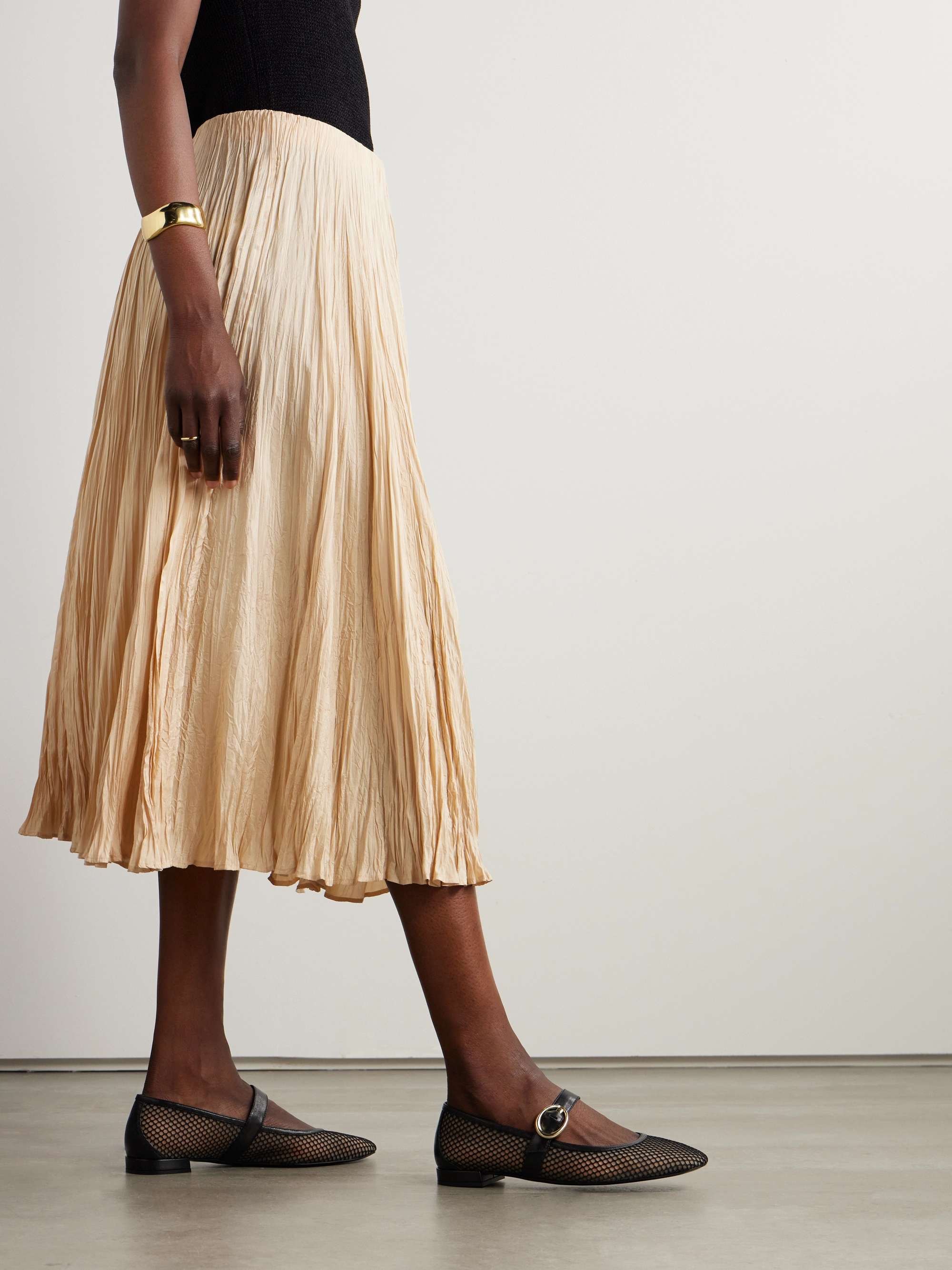 STUART WEITZMAN 