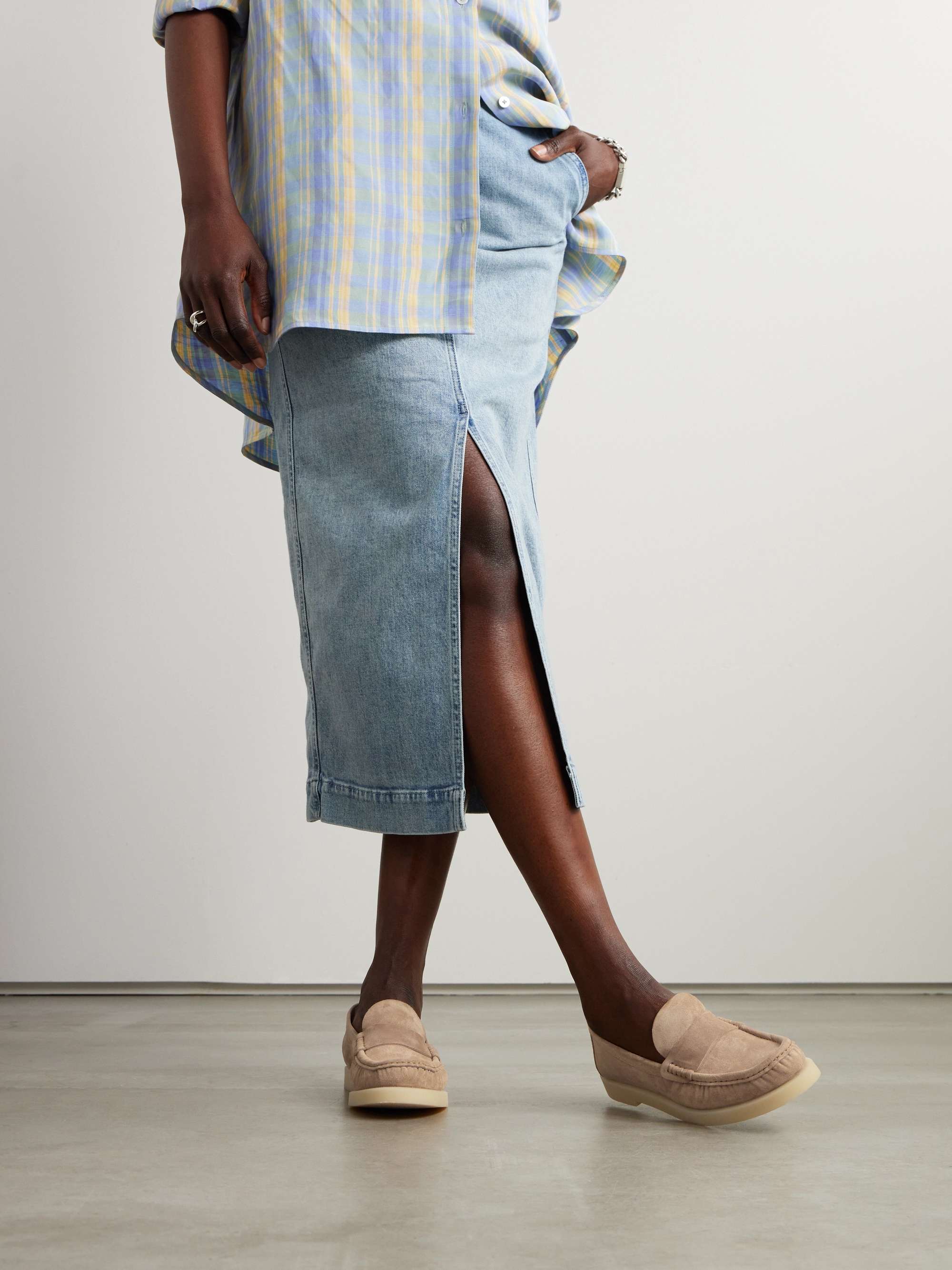 STUART WEITZMAN 