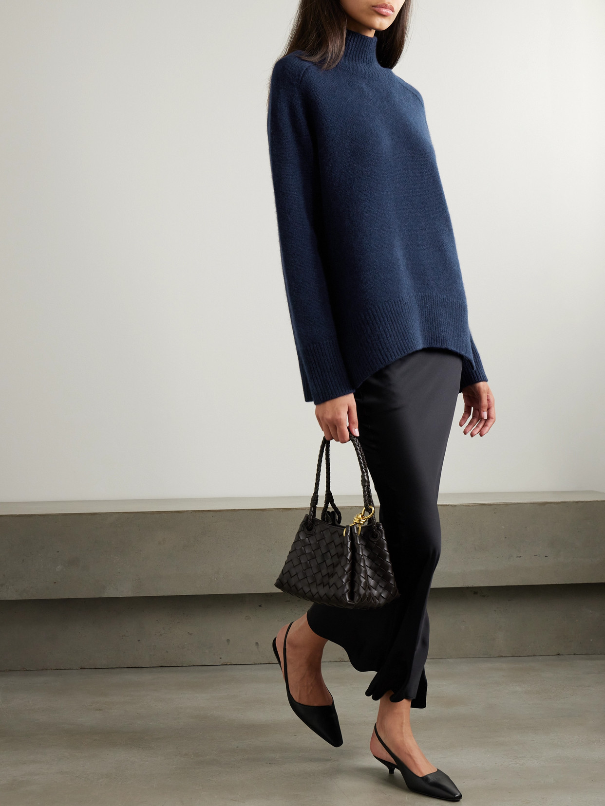 Arch4 Edith Cashmere Turtleneck Sweater In Blue