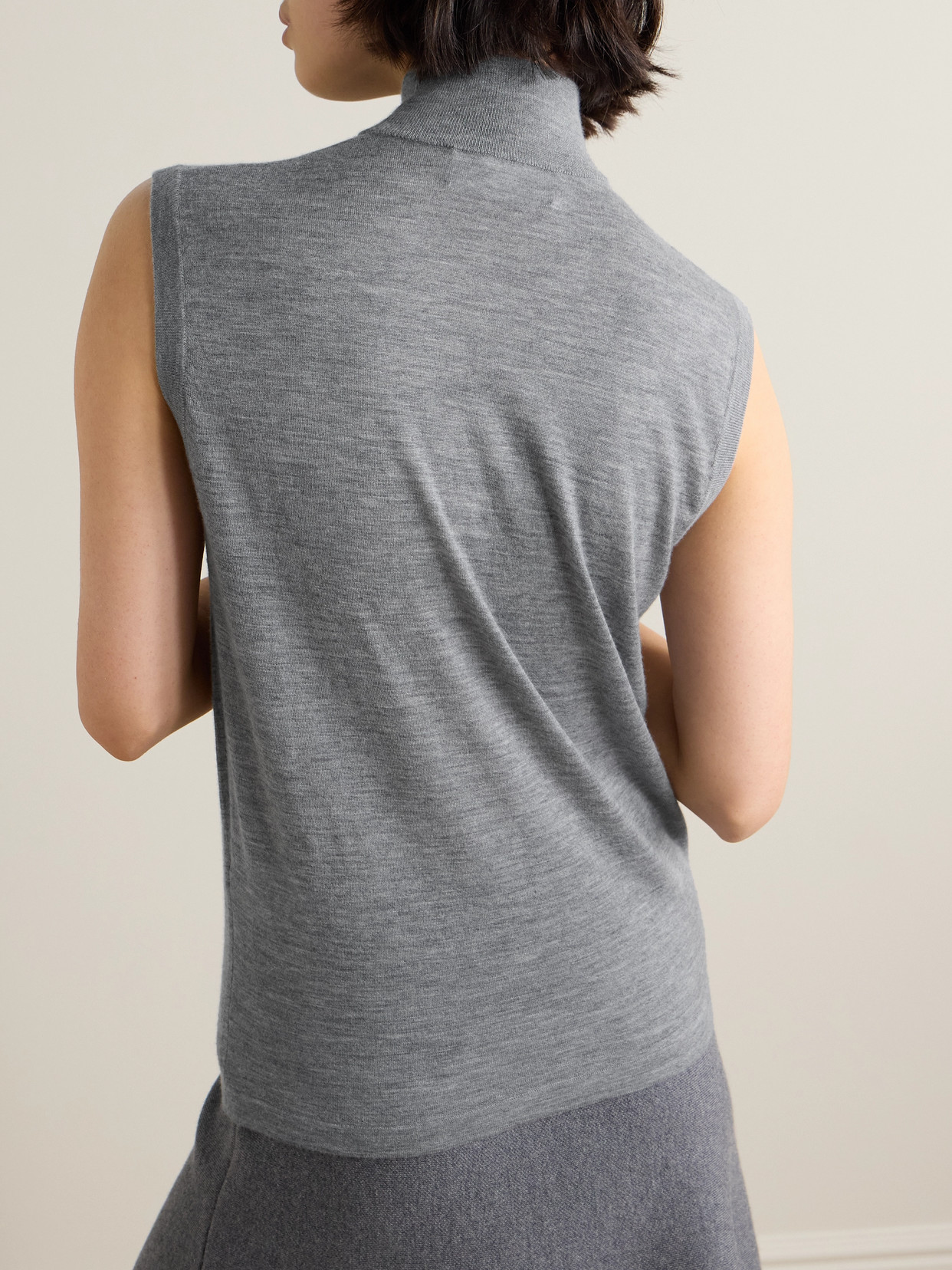 LISA YANG LUCY CASHMERE TURTLENECK VEST