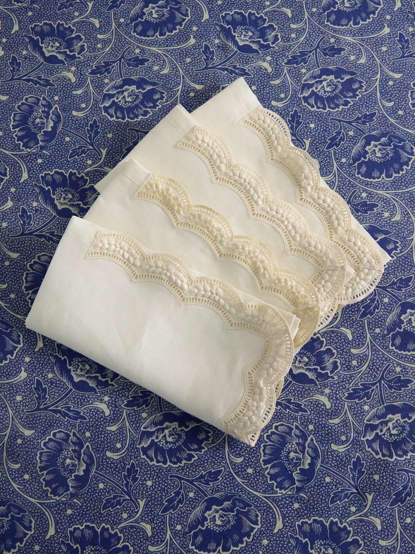Cabana Emilia Set Of Four Embroidered Linen Napkins