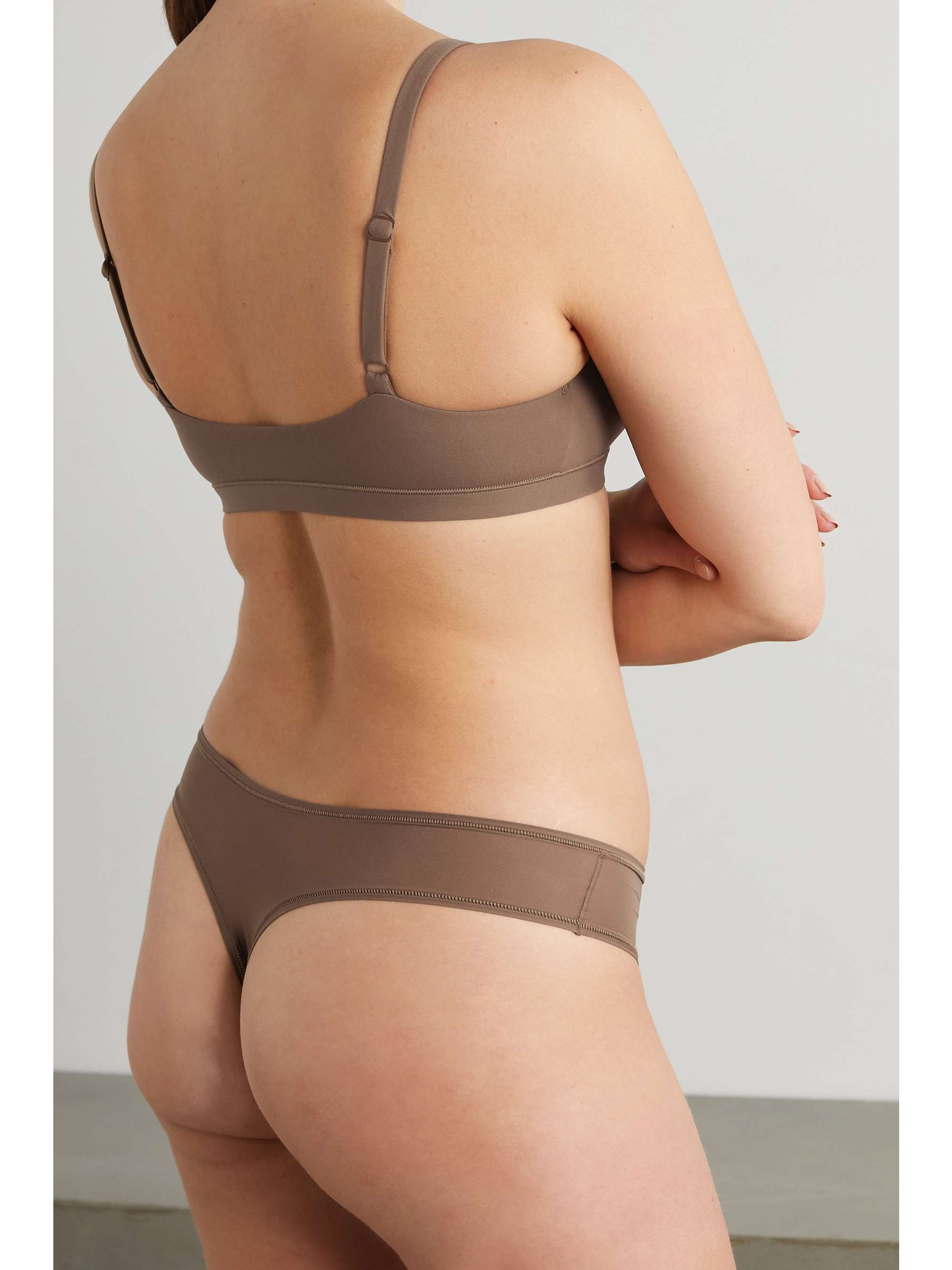 SKIMS Fits Everybody thong - Navy