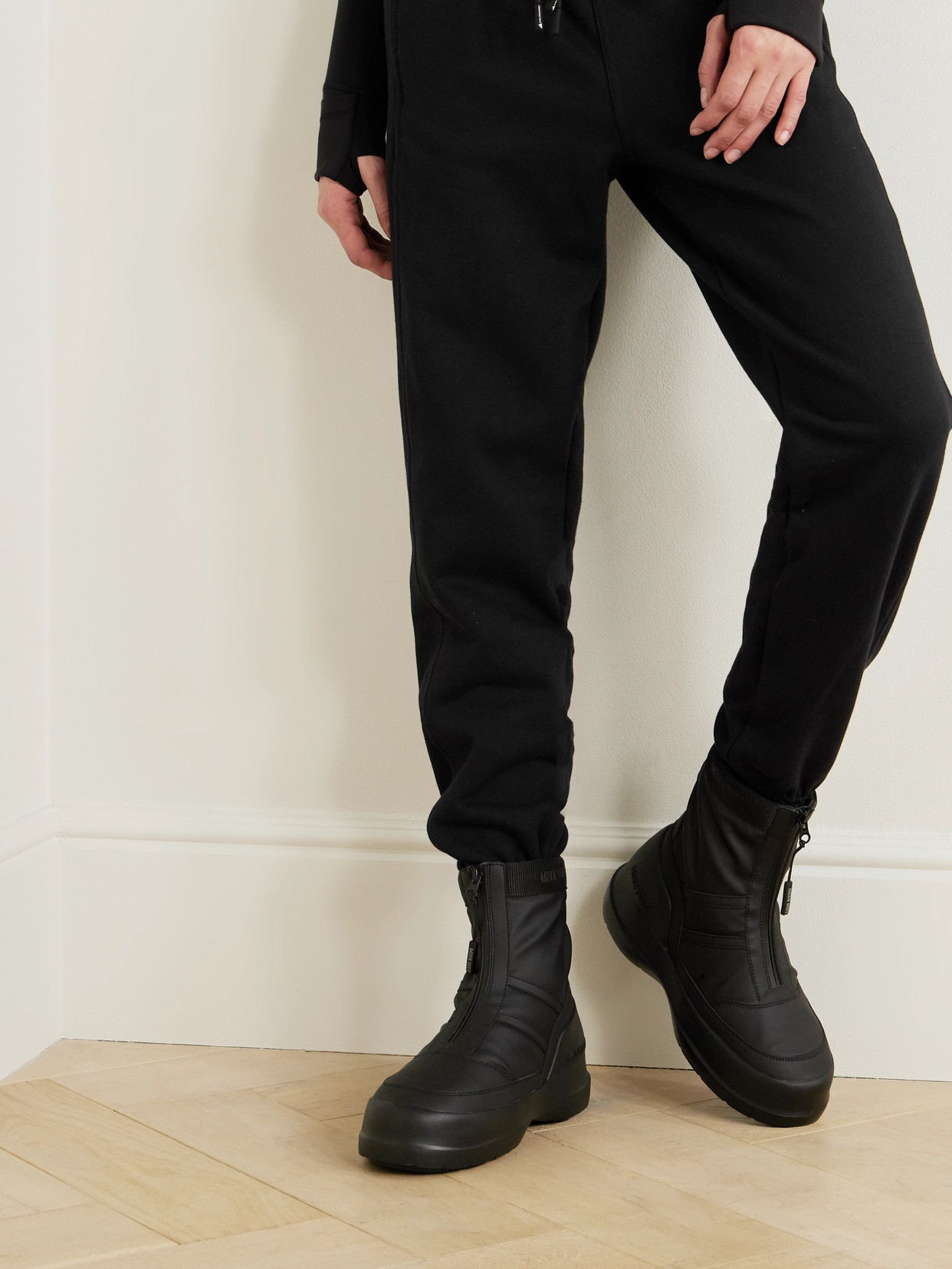 Moon Boot Luna Shell Snow Boots In Black