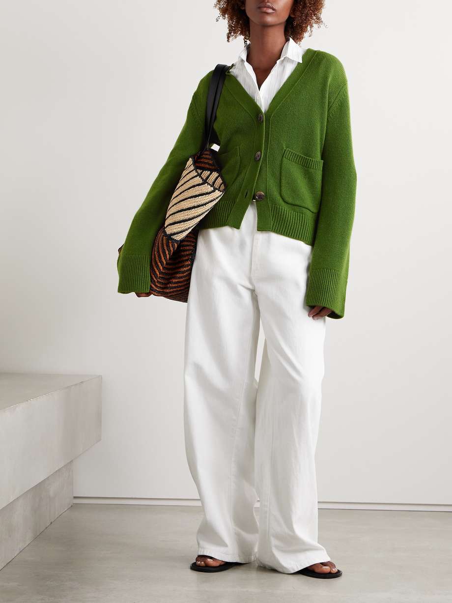 Lisa Yang creates the kind of chic, cozy staples that you'll live in for the foreseeable future and still love years down the line. Designed for a relaxed fit, this 'Danni' cardigan is knitted from exceptionally soft cashmere and fastens with a trio of mottled buttons.