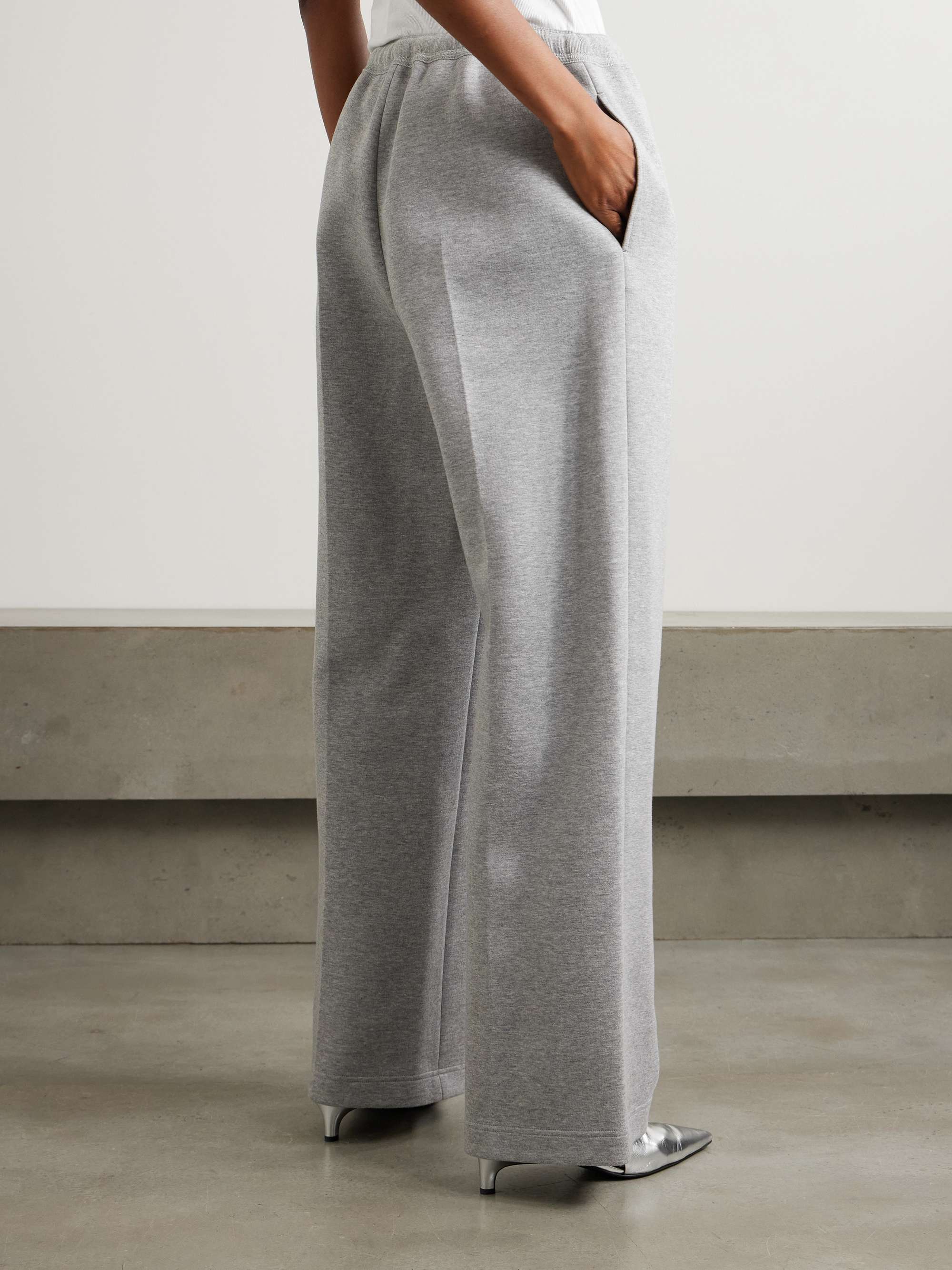CARVEN 