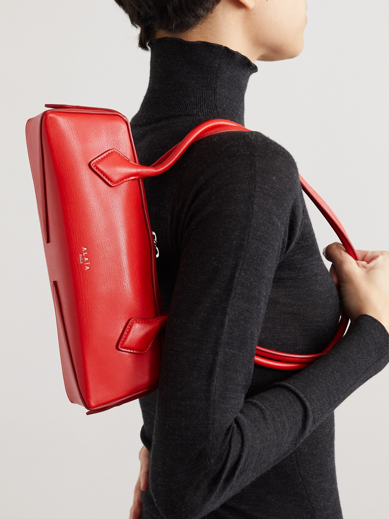 Alaïa Alaia Rouge Vif Le Teckel Small Leather Top-handle Bag In Red