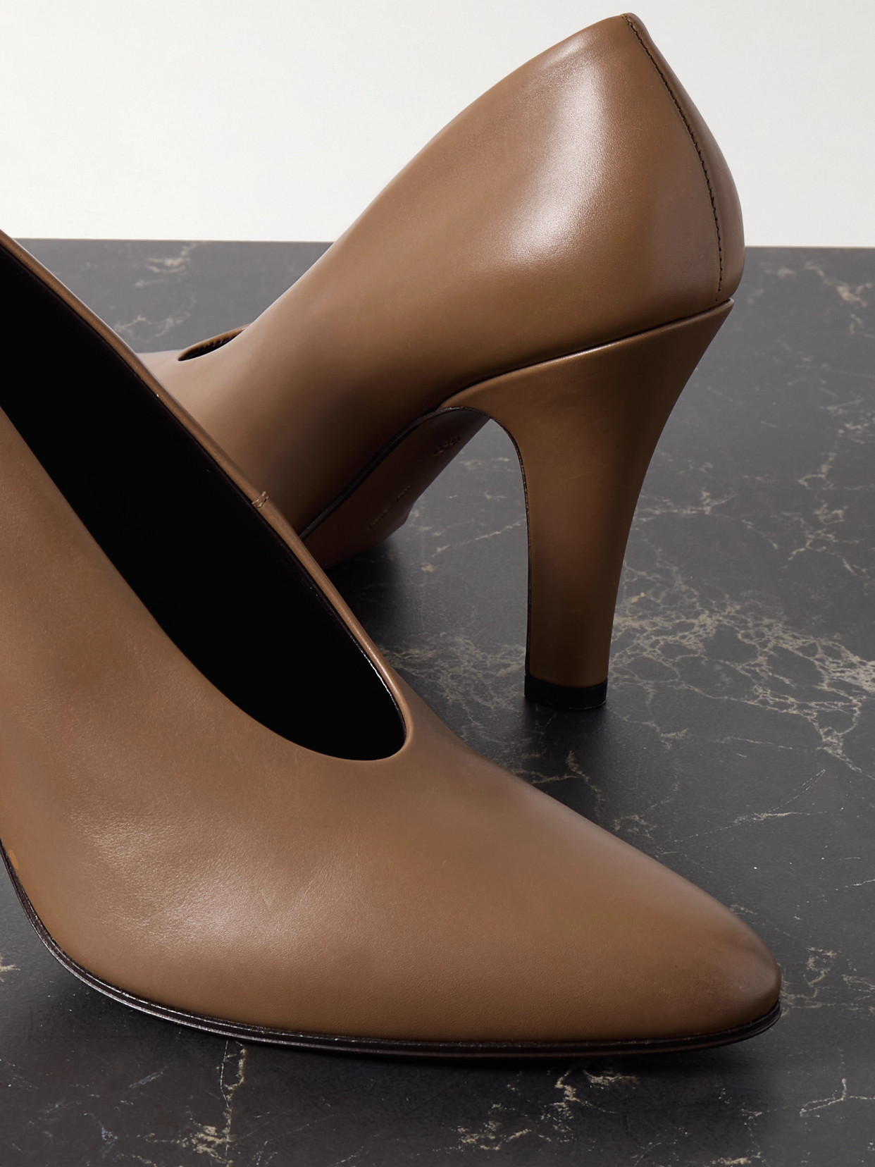 The Row Prudens 90 Calf Leather Pumps In Brown
