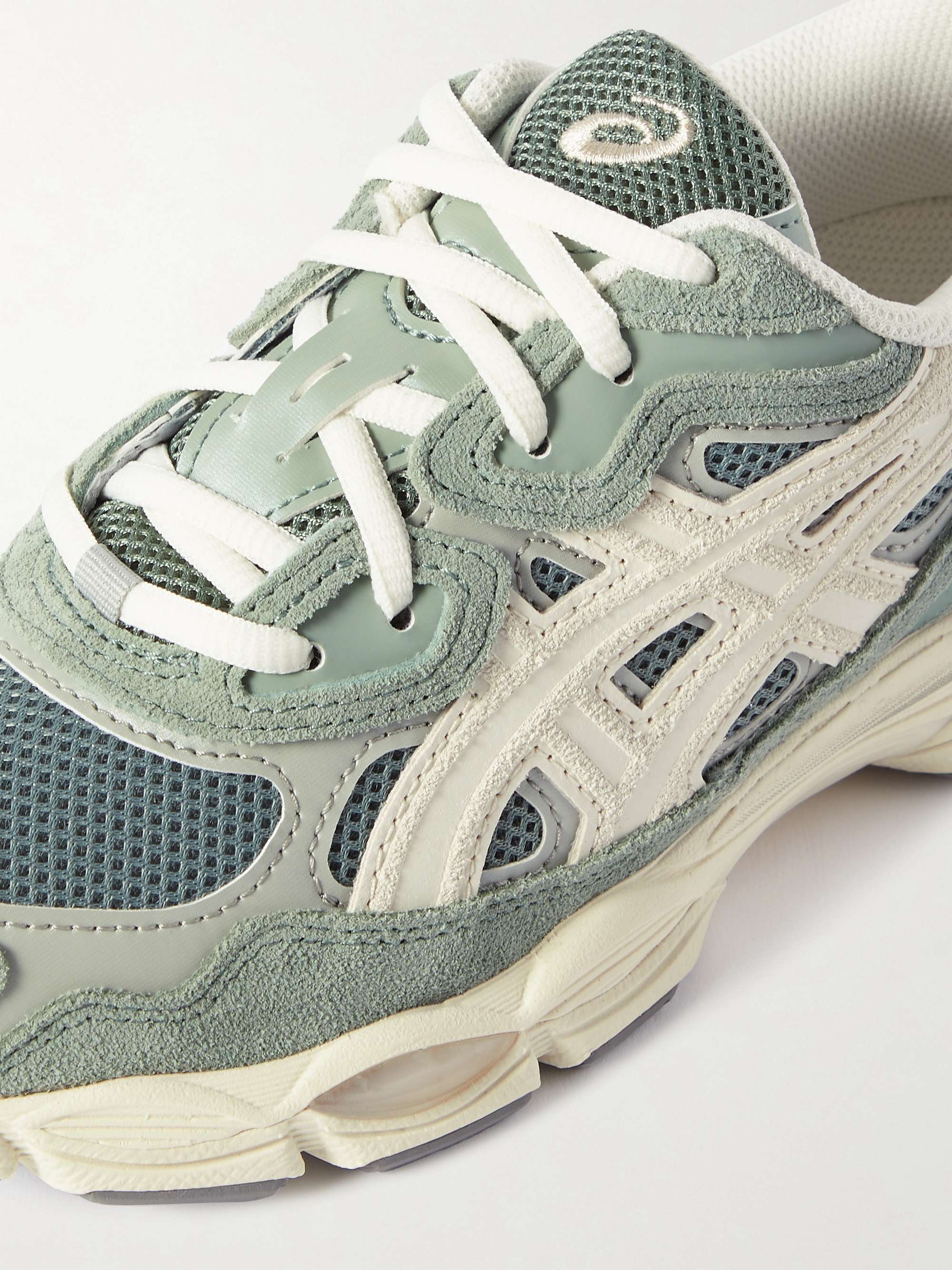 ASICS 