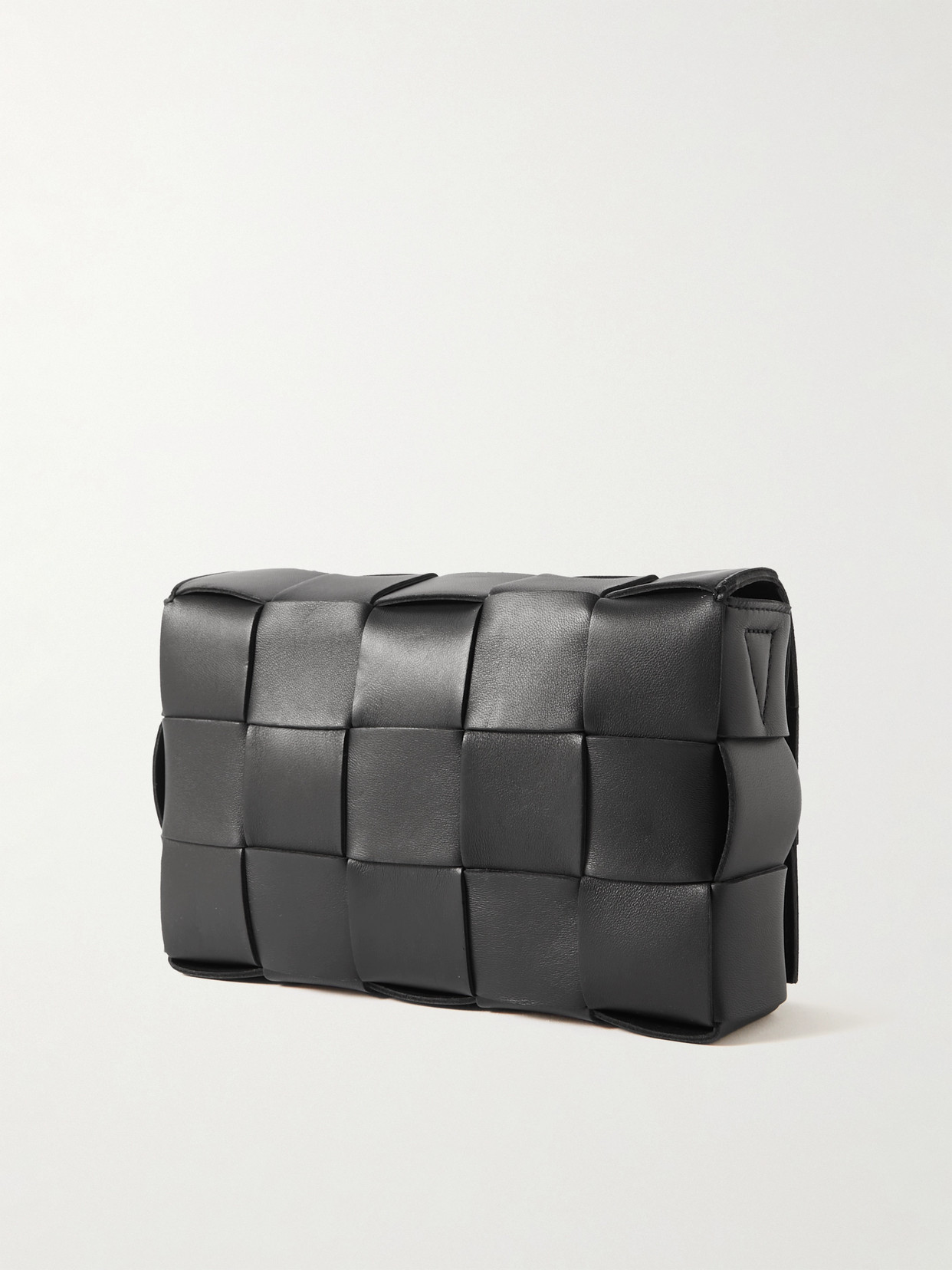 Cassette Medium Intrecciato Shoulder Bag