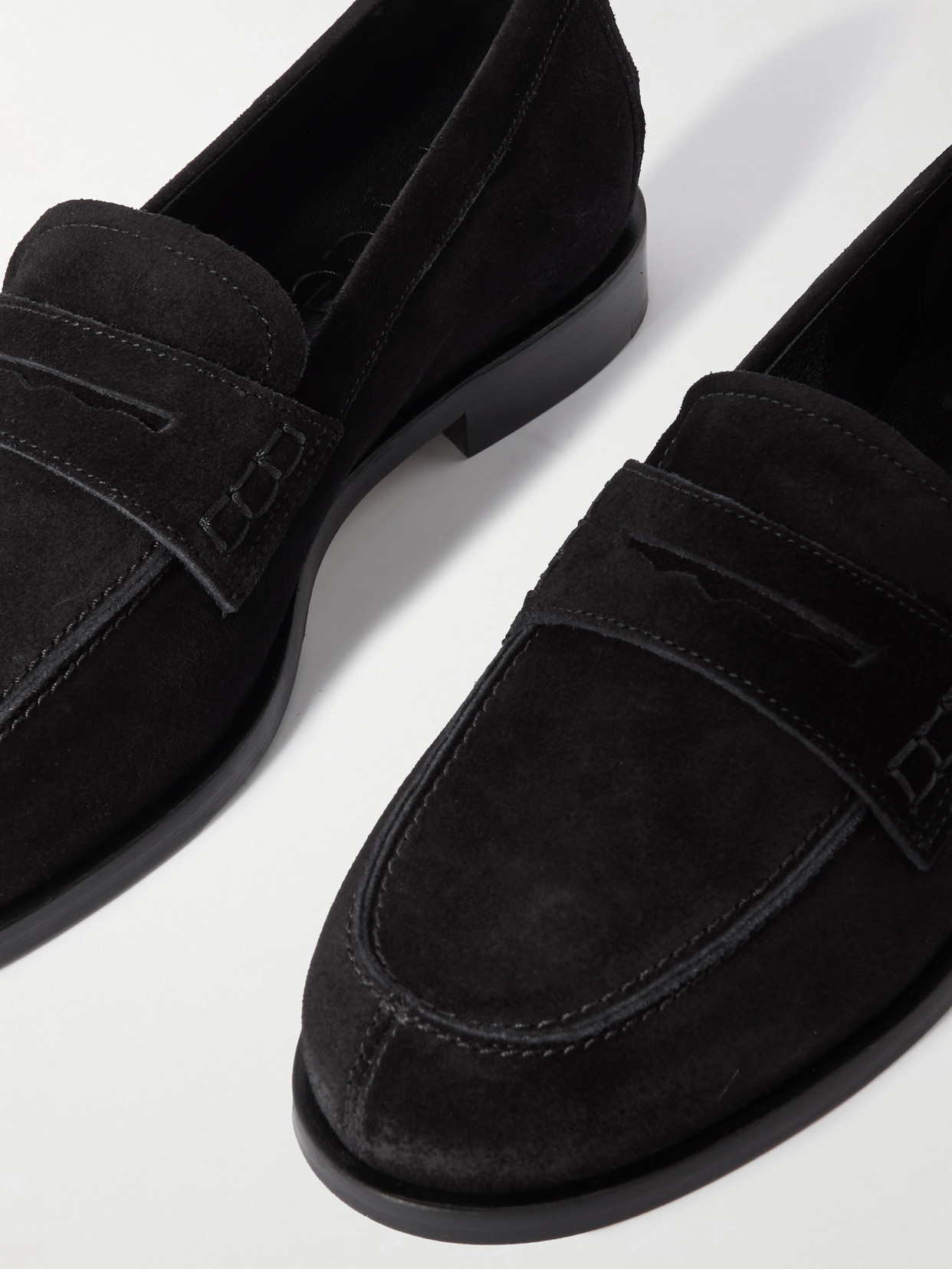 Aeyde Oscar Suede Loafers In Black