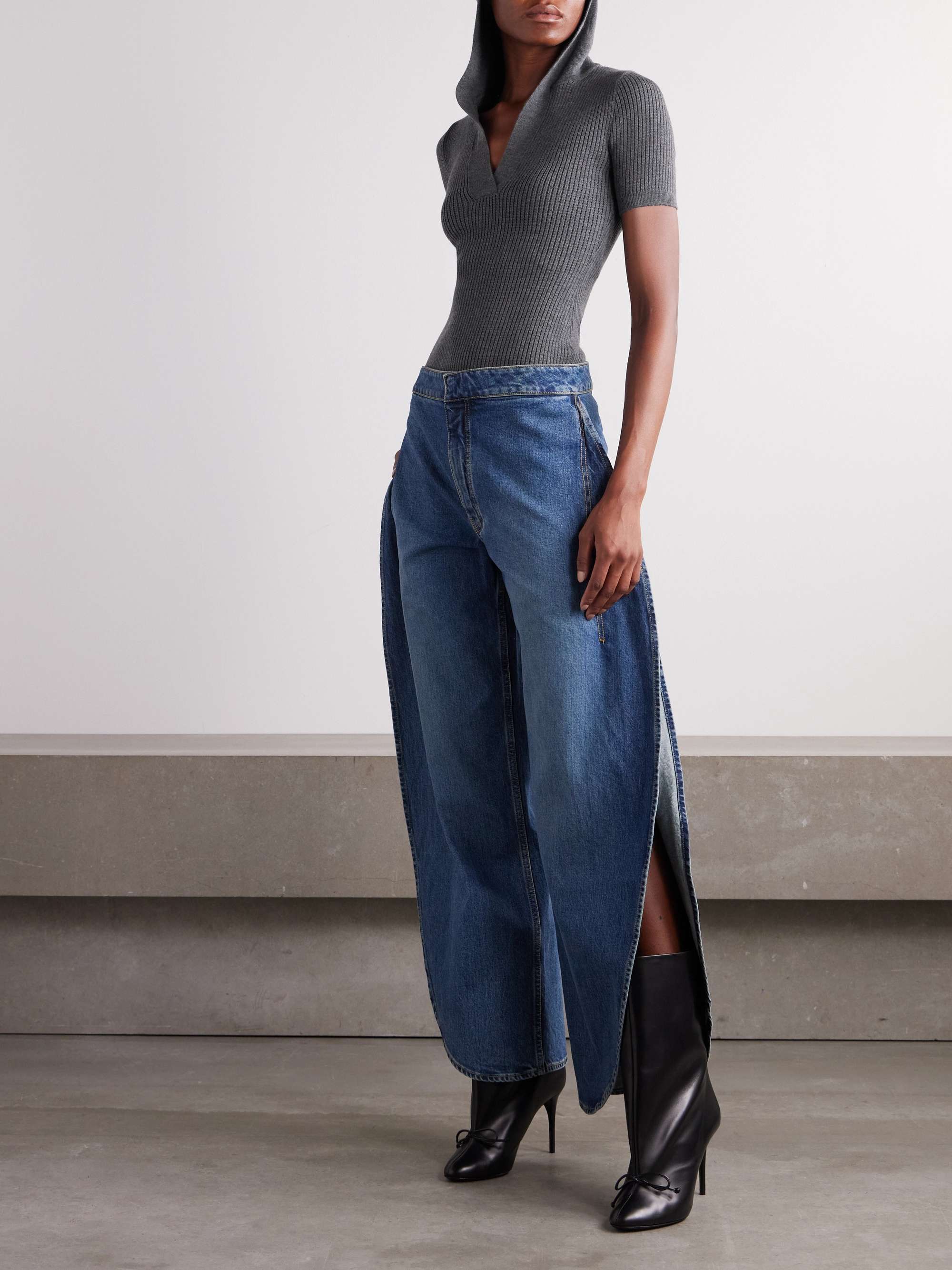 ALAÏA 