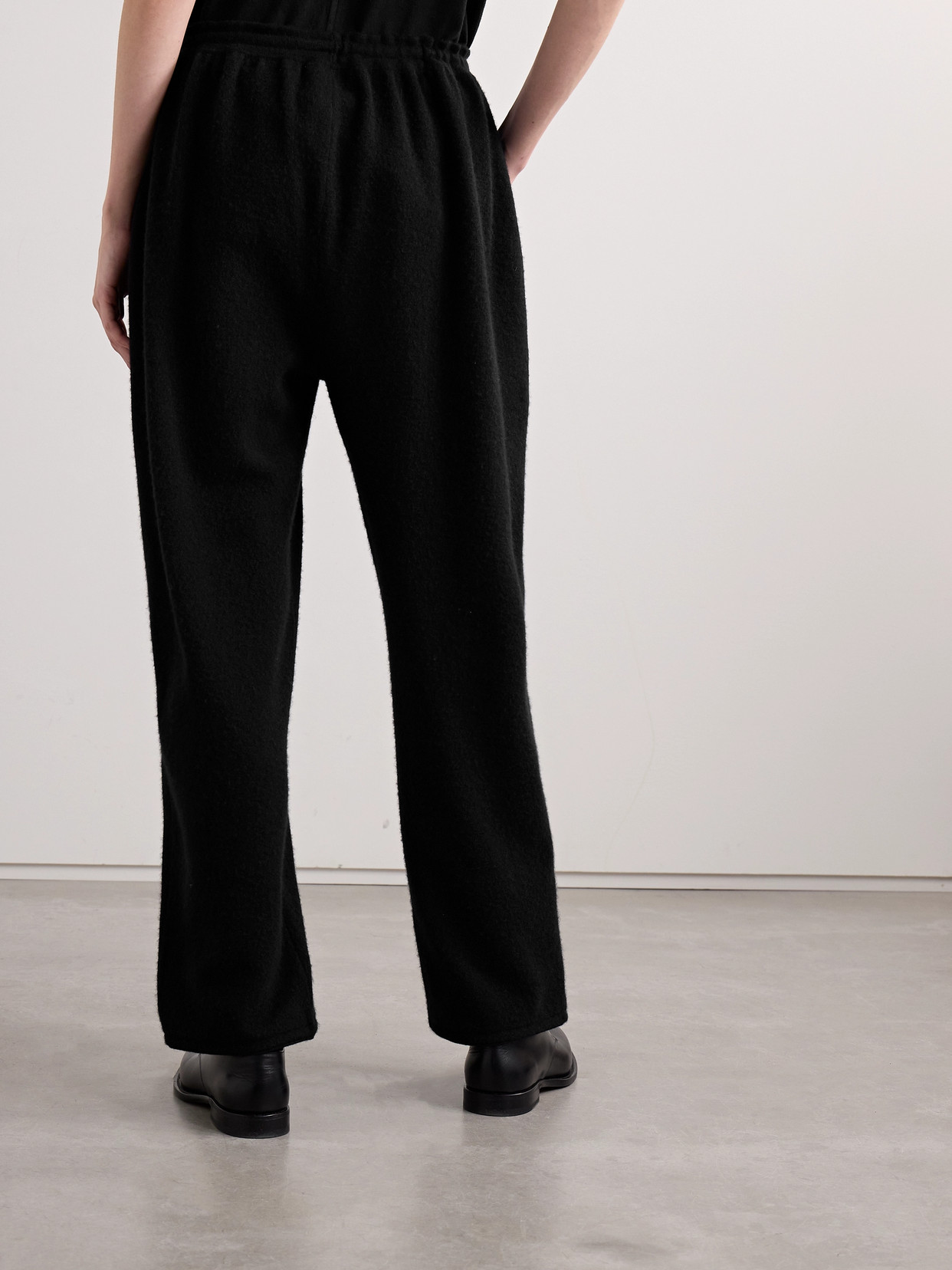 The Row Hayat Cashmere Track Pants In Black