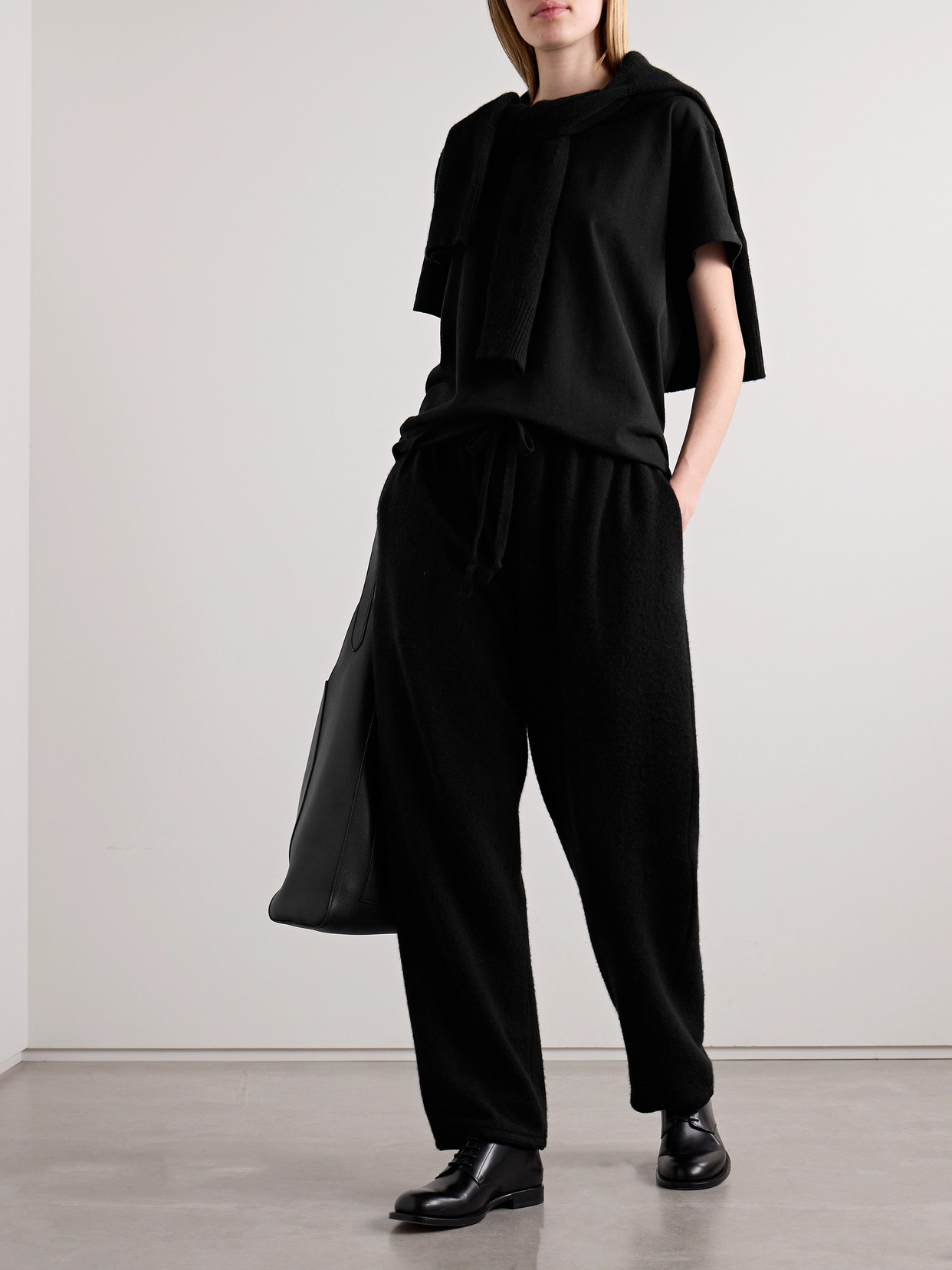 The Row Hayat Cashmere Track Pants In Black