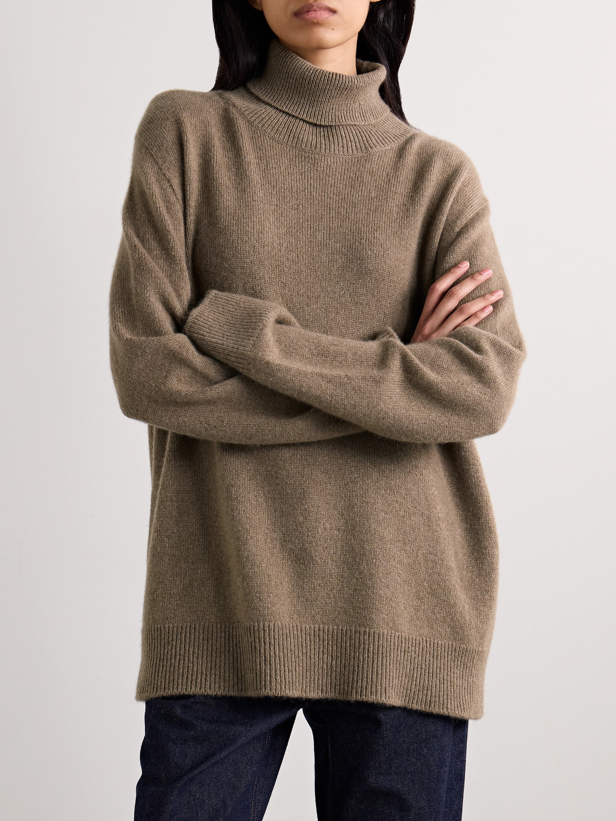 The Row Hepny Mélange Cashmere Turtleneck Sweater In Brown