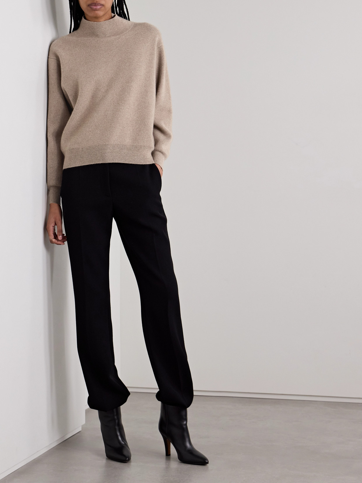 The Row Heta Mélange Cashmere Turtleneck Sweater In Brown