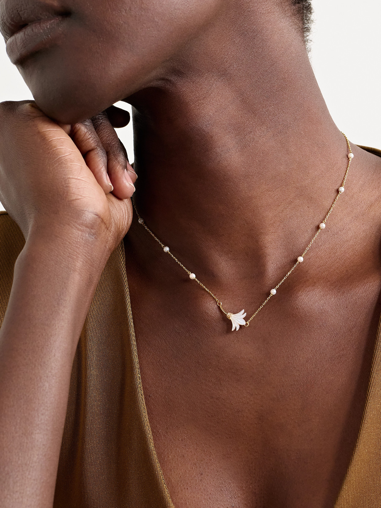 L'atelier Nawbar Psychedeliah Small 18-karat Gold, Diamond And Mother-of-pearl Necklace In White