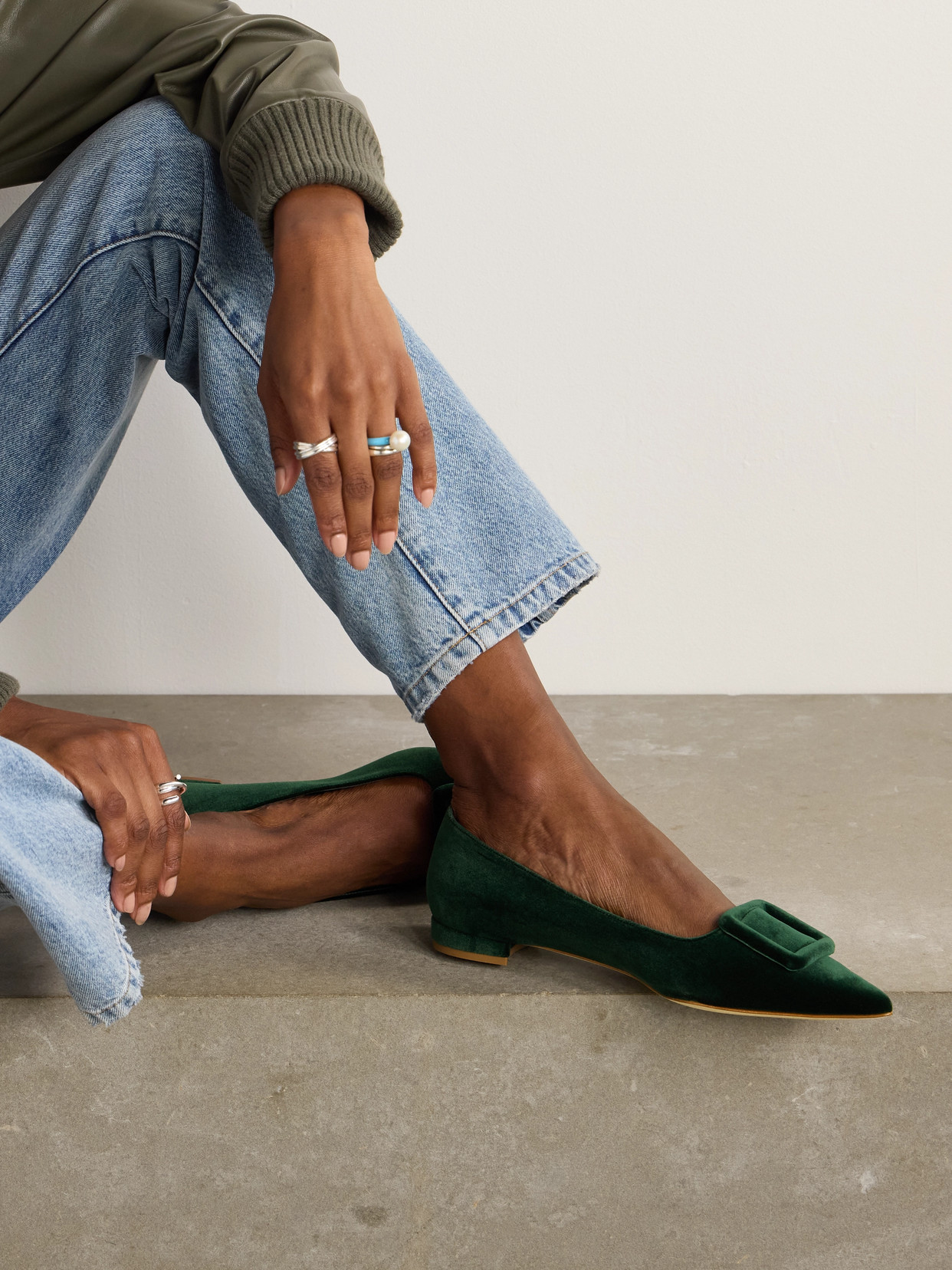 MANOLO BLAHNIK MAYSALE VELVET POINTED-TOE FLATS