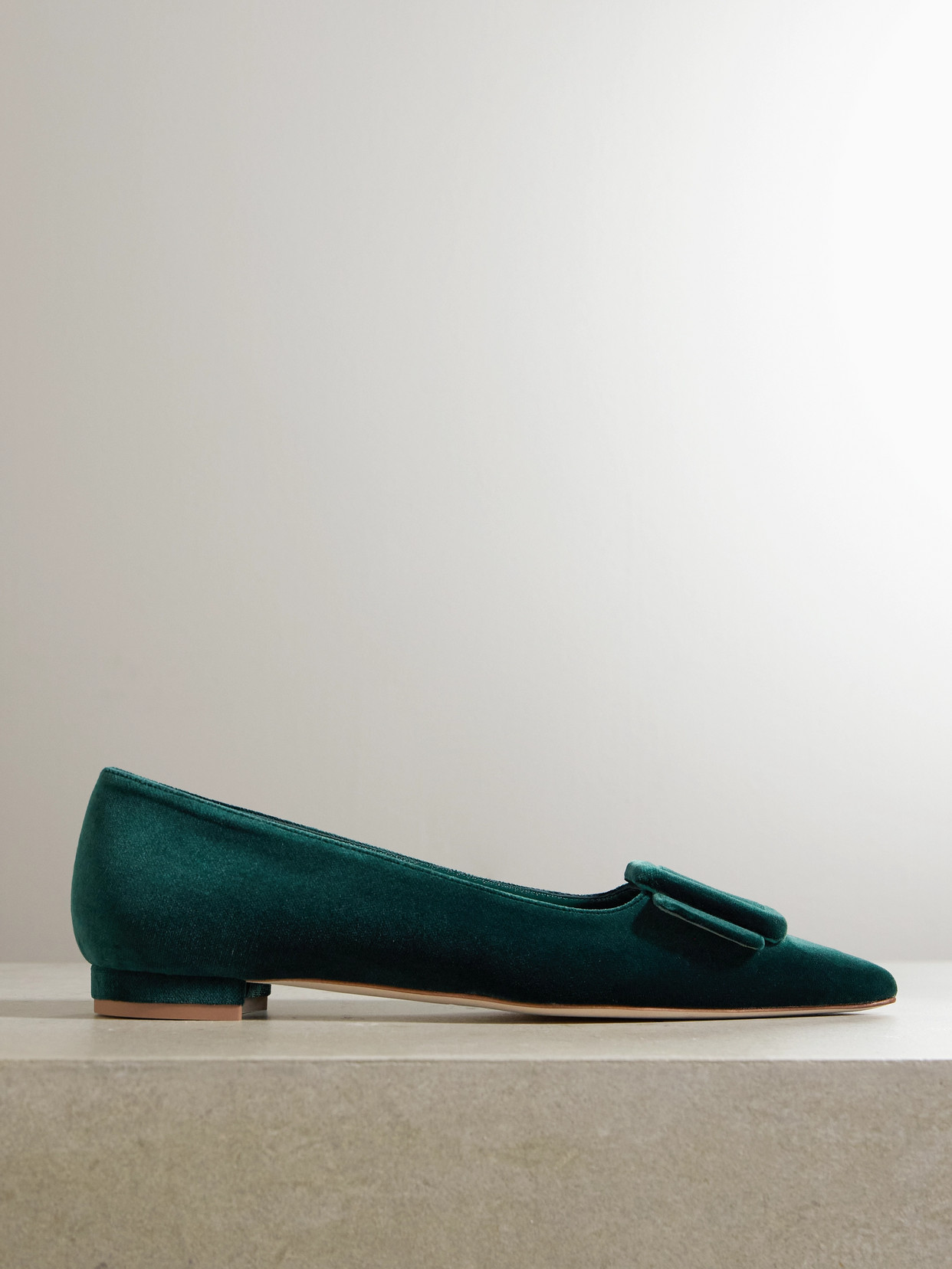 Manolo Blahnik - Maysale Velvet Pointed-toe Flats - Green