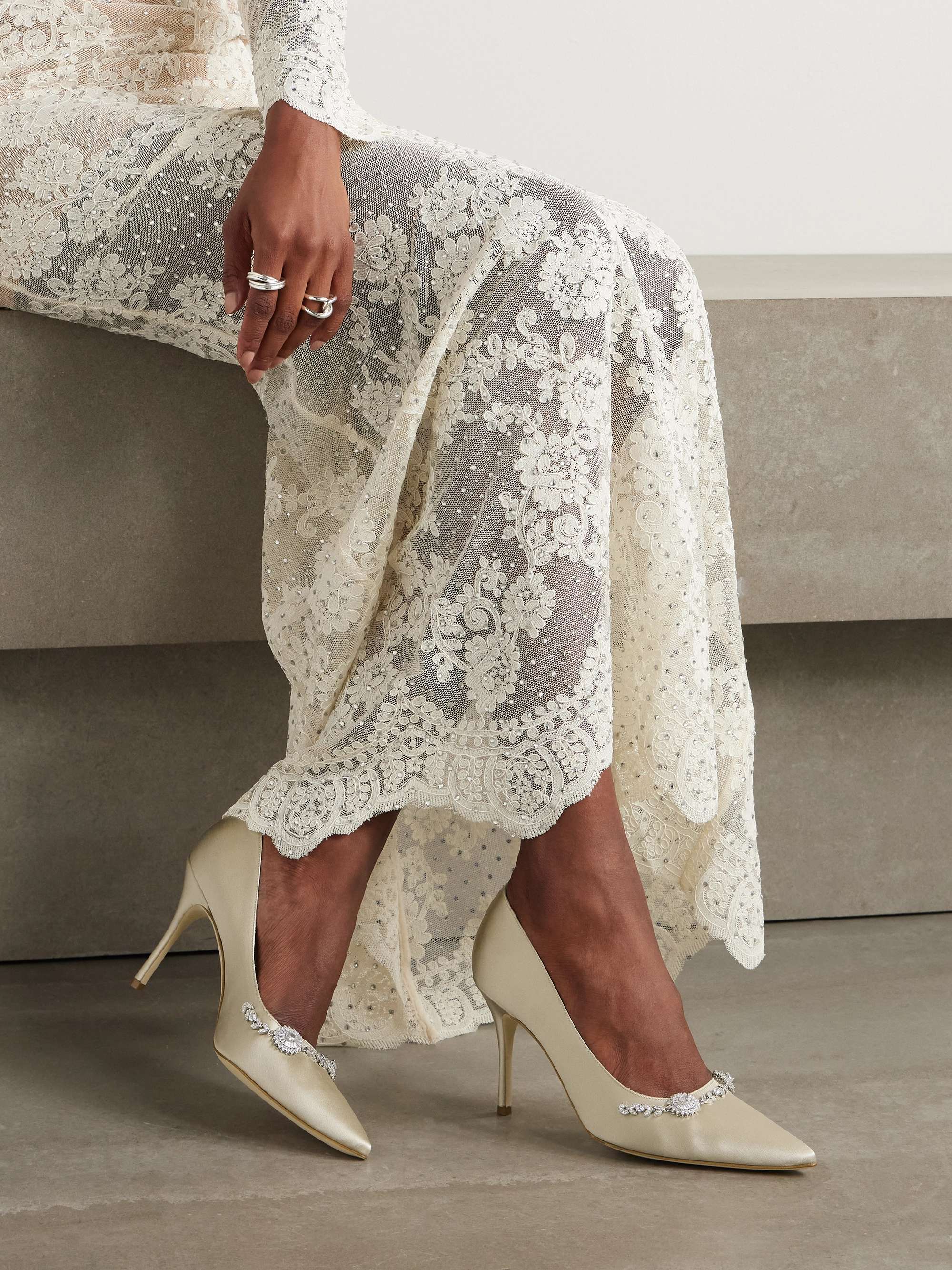 MANOLO BLAHNIK 