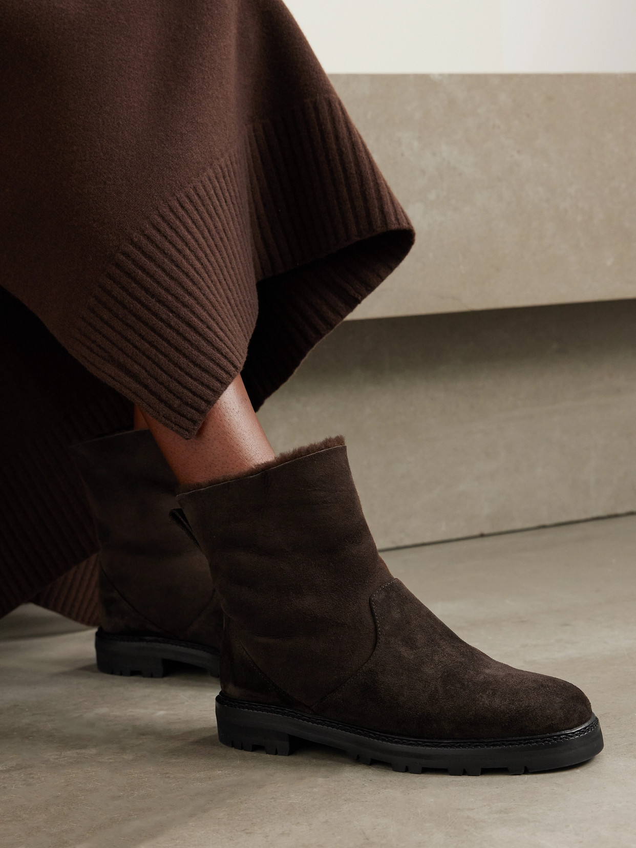 Tomosa Shearling-Lined Ankle Boots