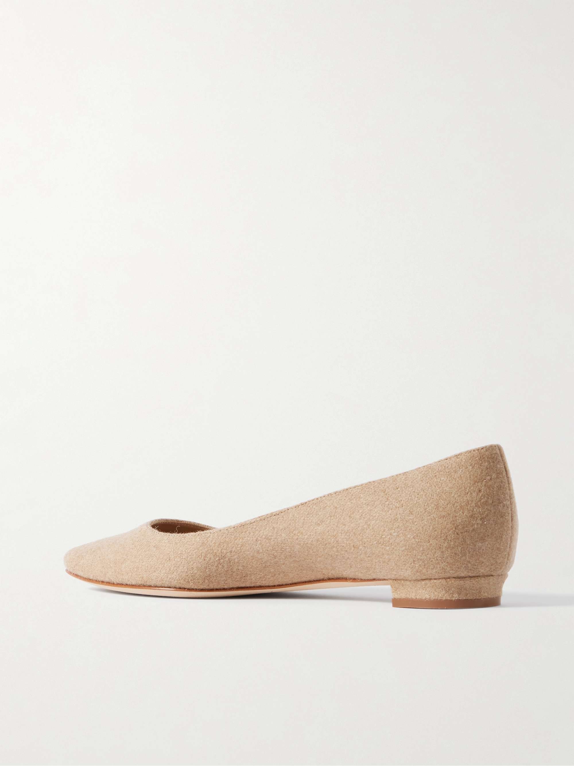 MANOLO BLAHNIK 