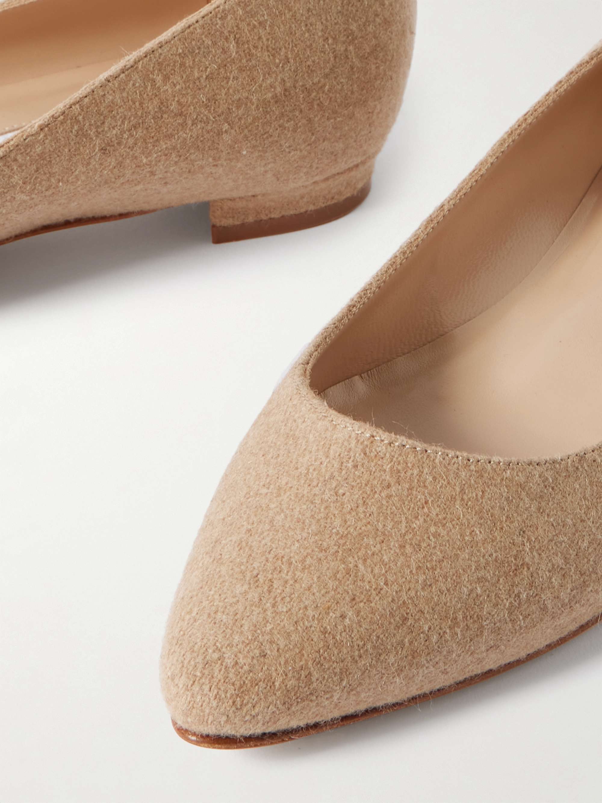 MANOLO BLAHNIK 