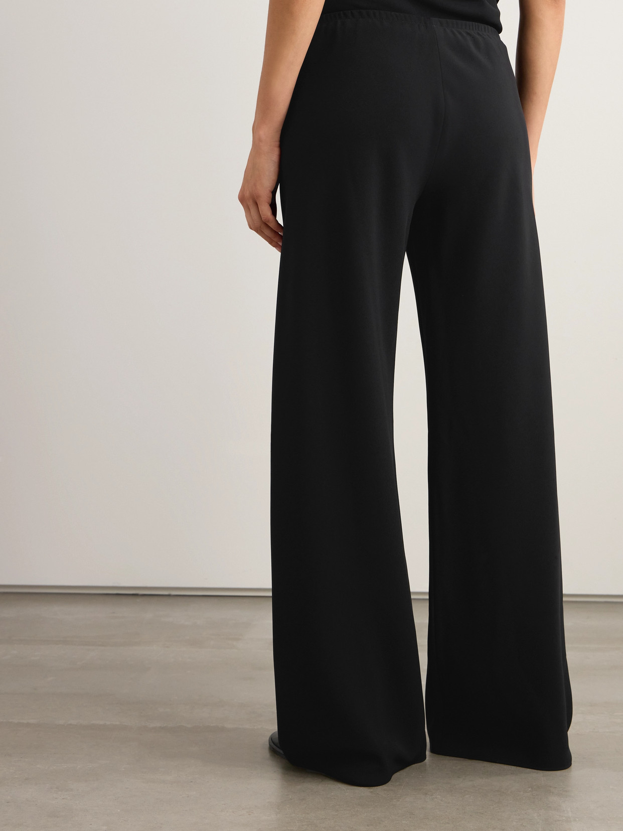 The Row Essentials Gala Crepe Wide-leg Pants In Black