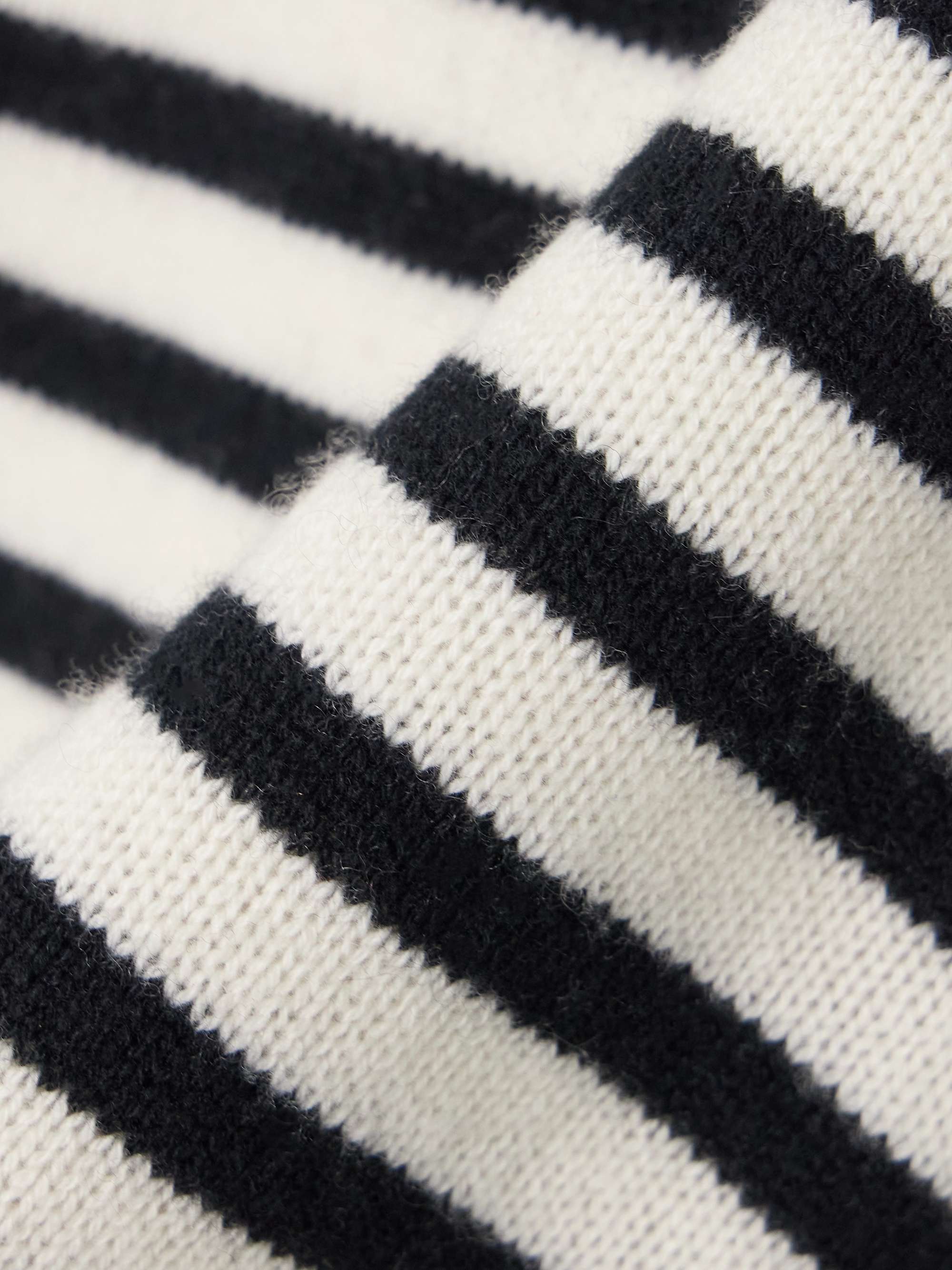 ALLUDE 