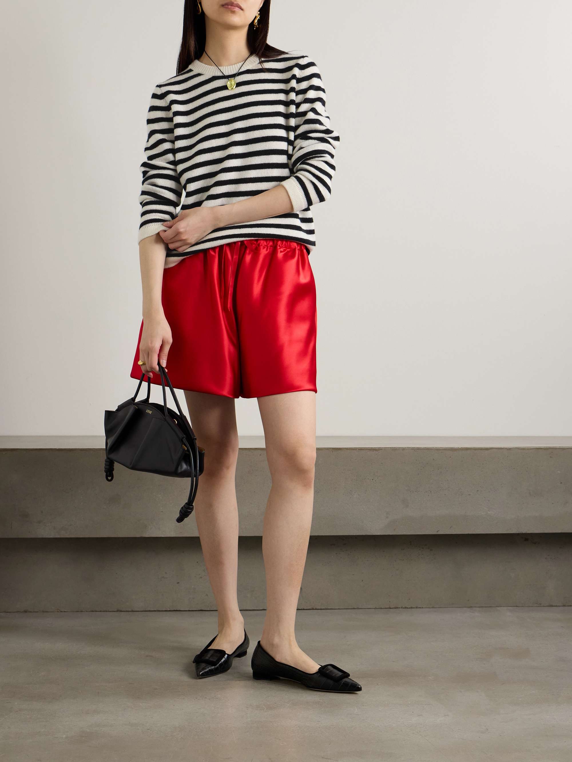 ALLUDE 