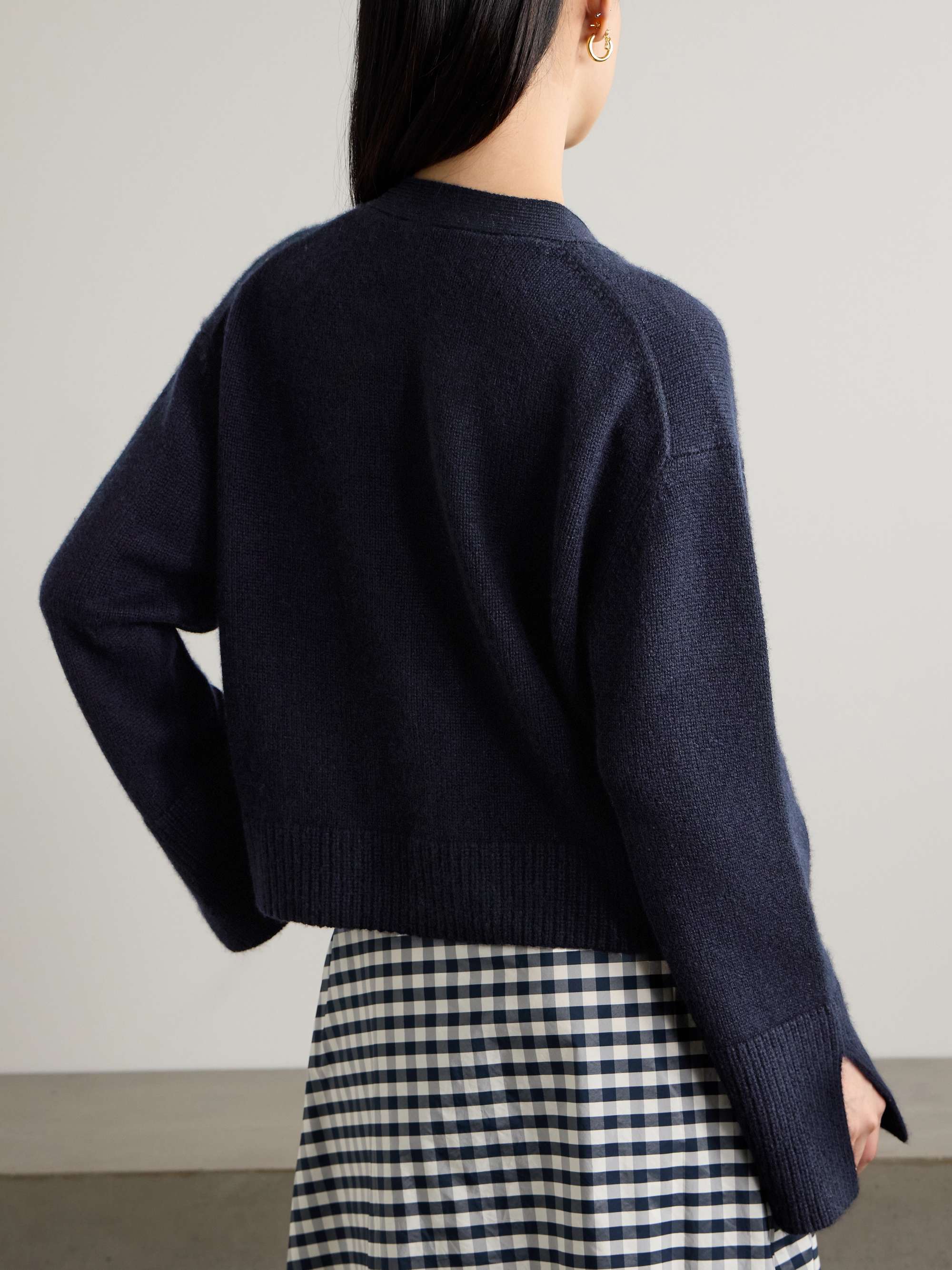 ALLUDE 