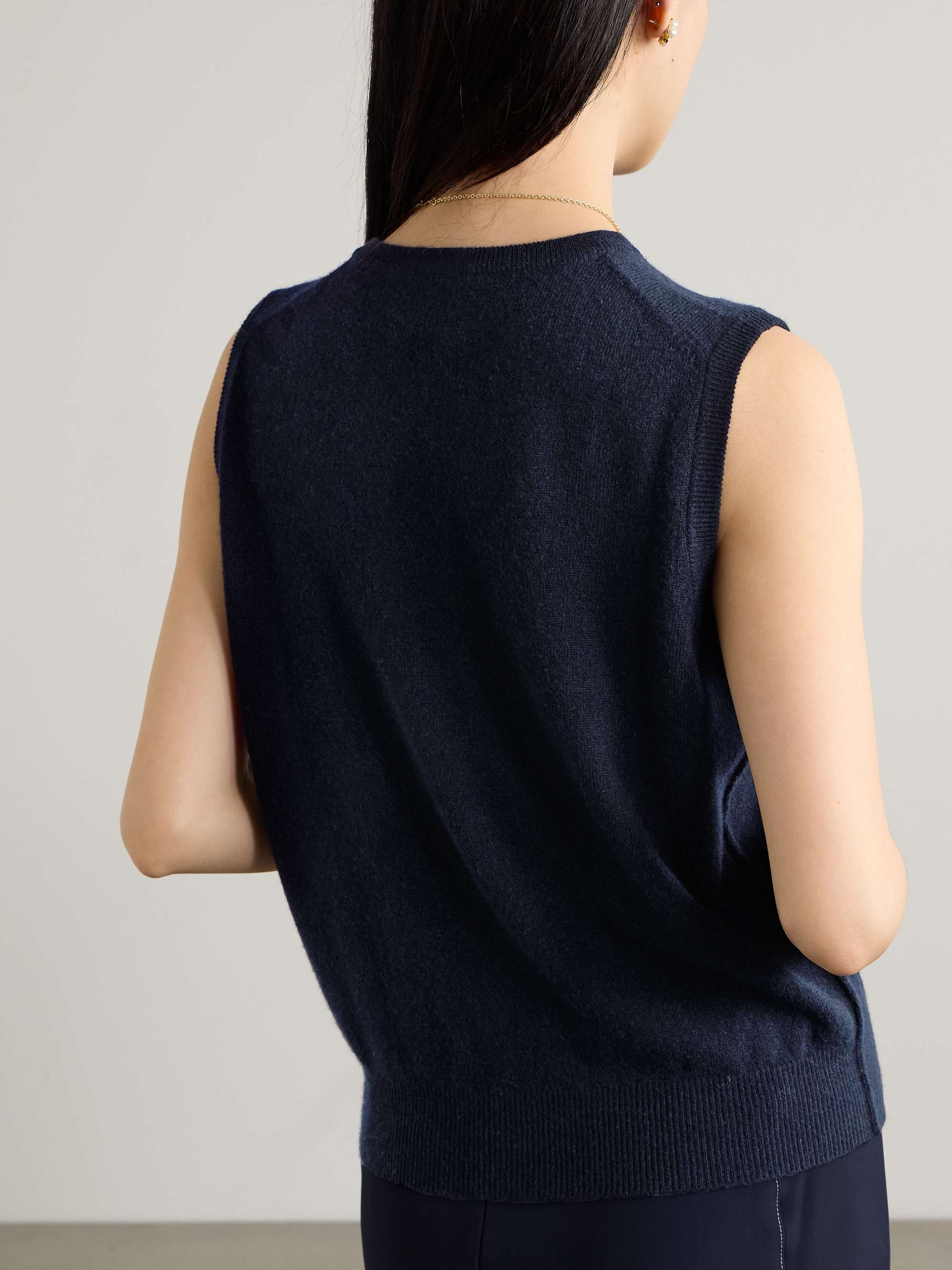 ALLUDE 