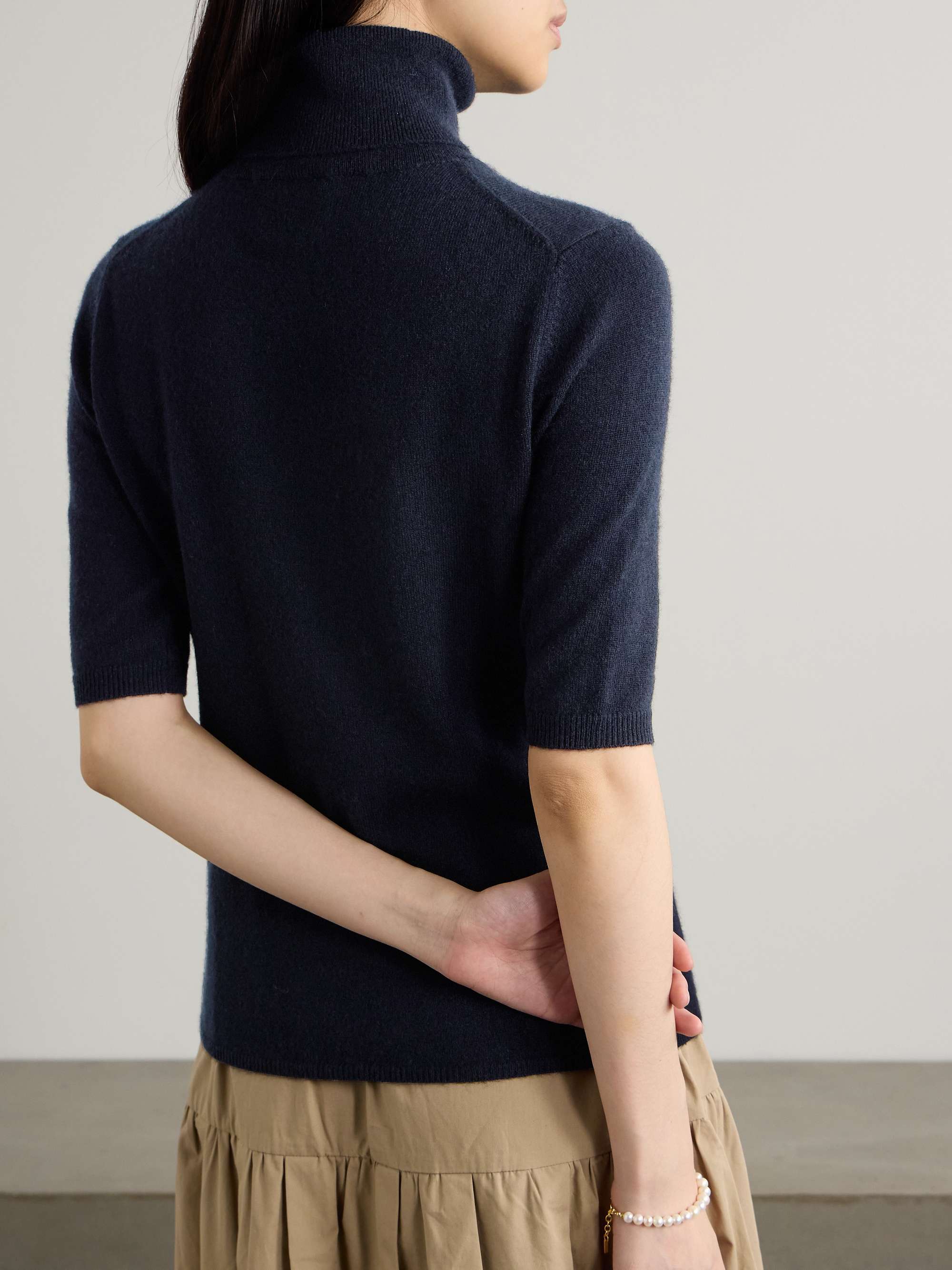 ALLUDE 