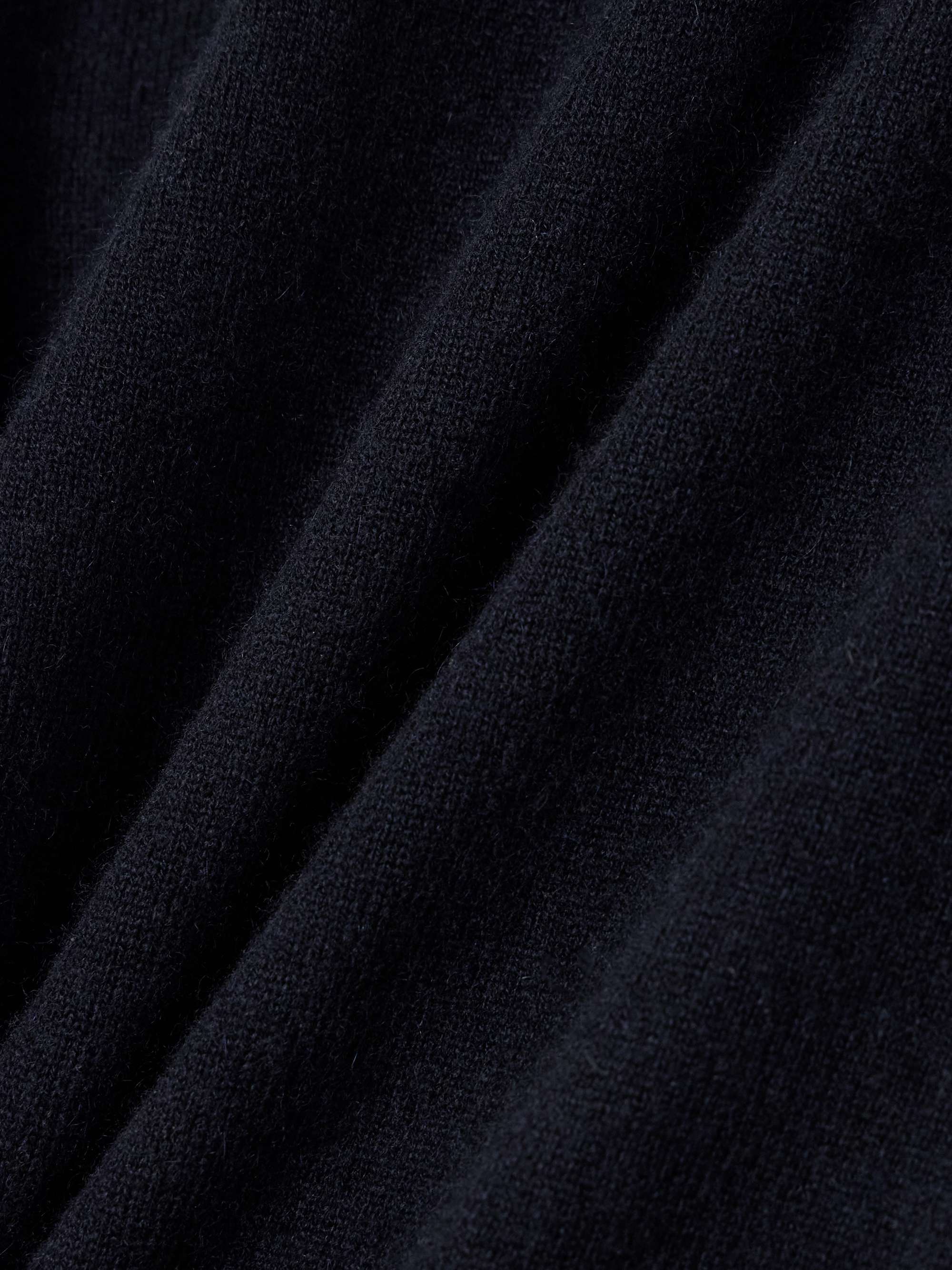 ALLUDE 